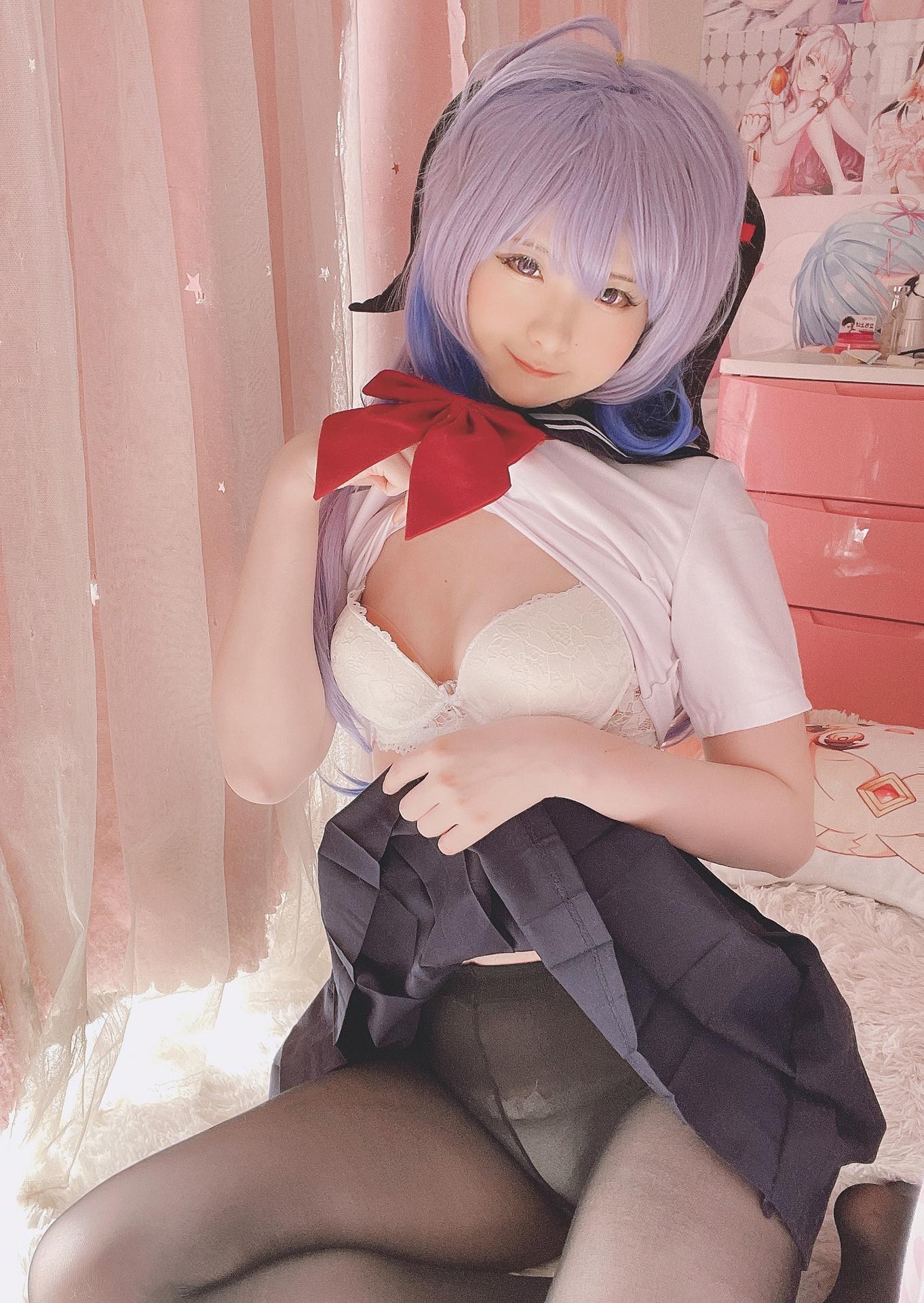 [cosplay] 习呆呆 - 甘雨：黑丝露点大尺度还原 45P