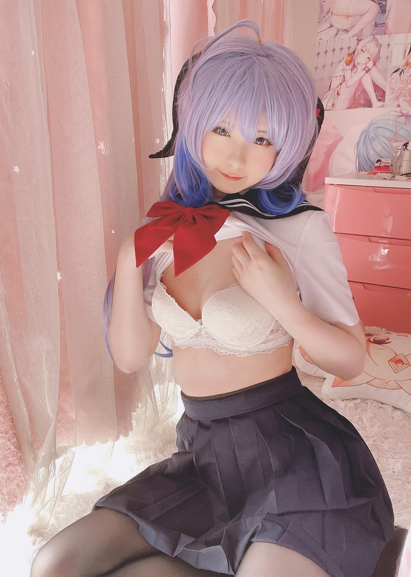 [cosplay] 习呆呆 - 甘雨：黑丝露点大尺度还原 45P