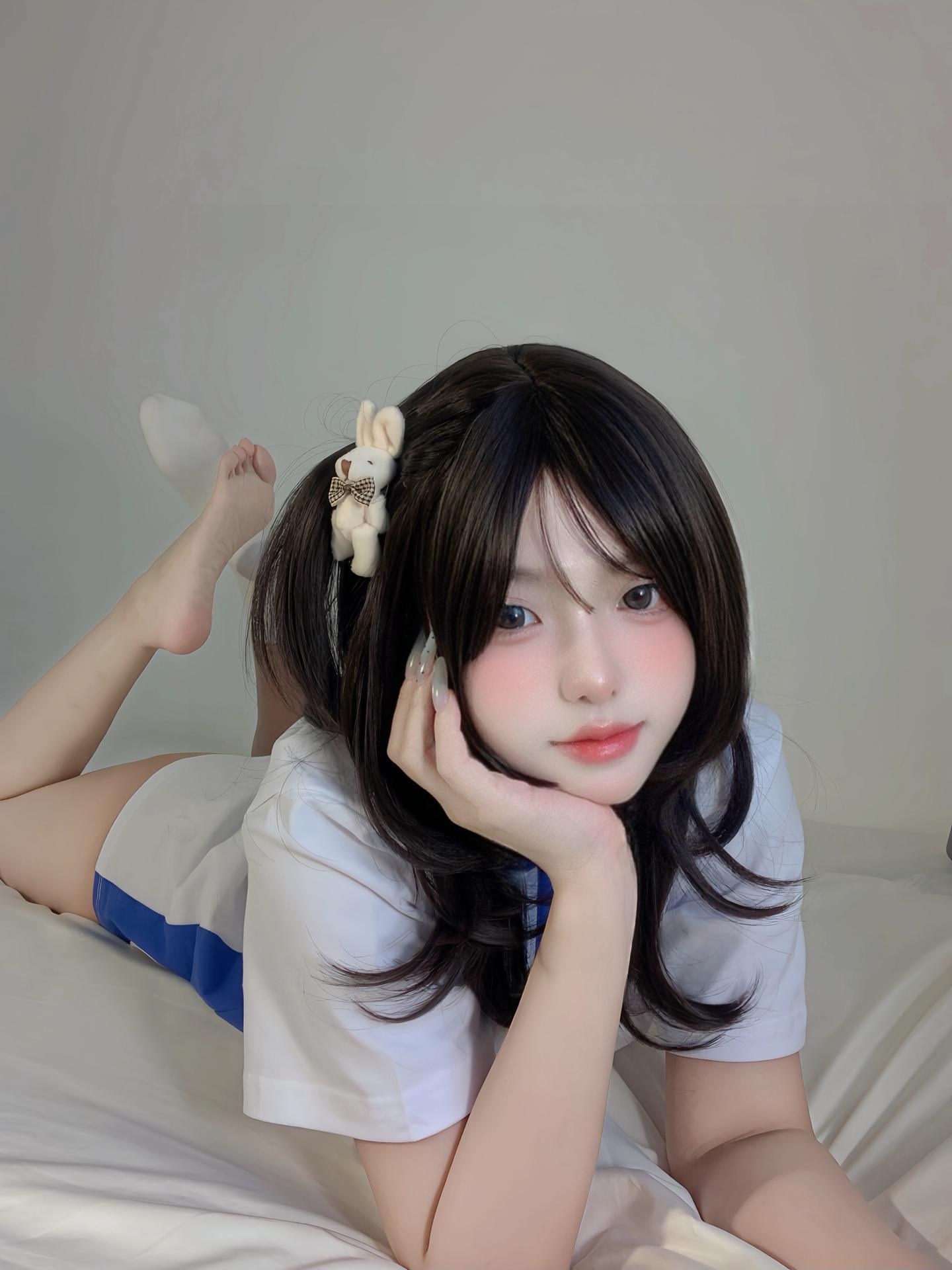 [私房] 真宝 - สาวหวานชุดนักเรียน: ชุดนักเรียนสีน้ำเงินขาว ถุงเท้าขาว ถ่ายเซลฟี่ ขาเรียว 71P2V