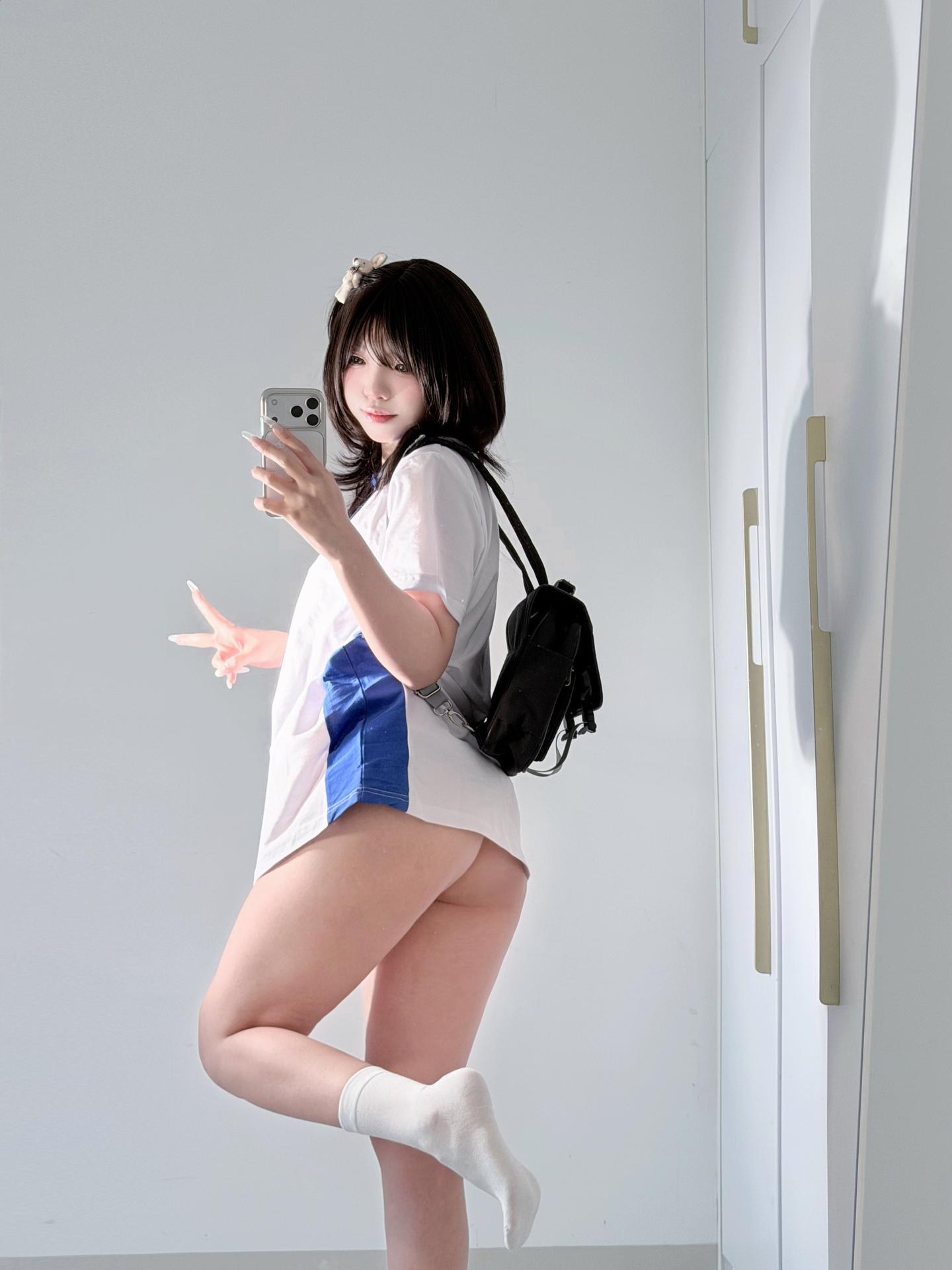 [私房] 真寶 - 校服甜妹：藍白校服白襪自拍美腿 71P2V