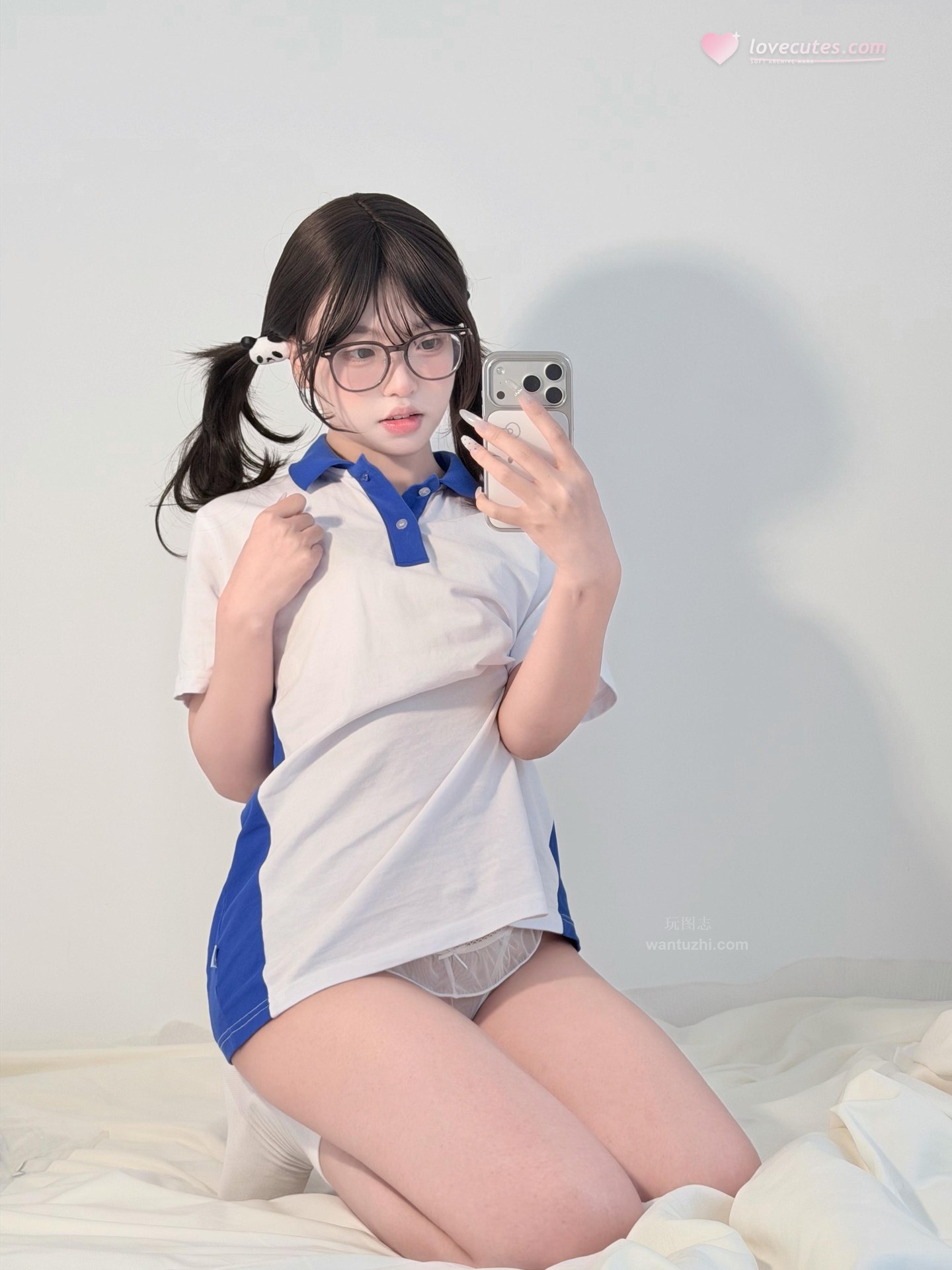 [私房] 真宝 - 校服甜妹：蓝白校服白袜自拍美腿 71P2V