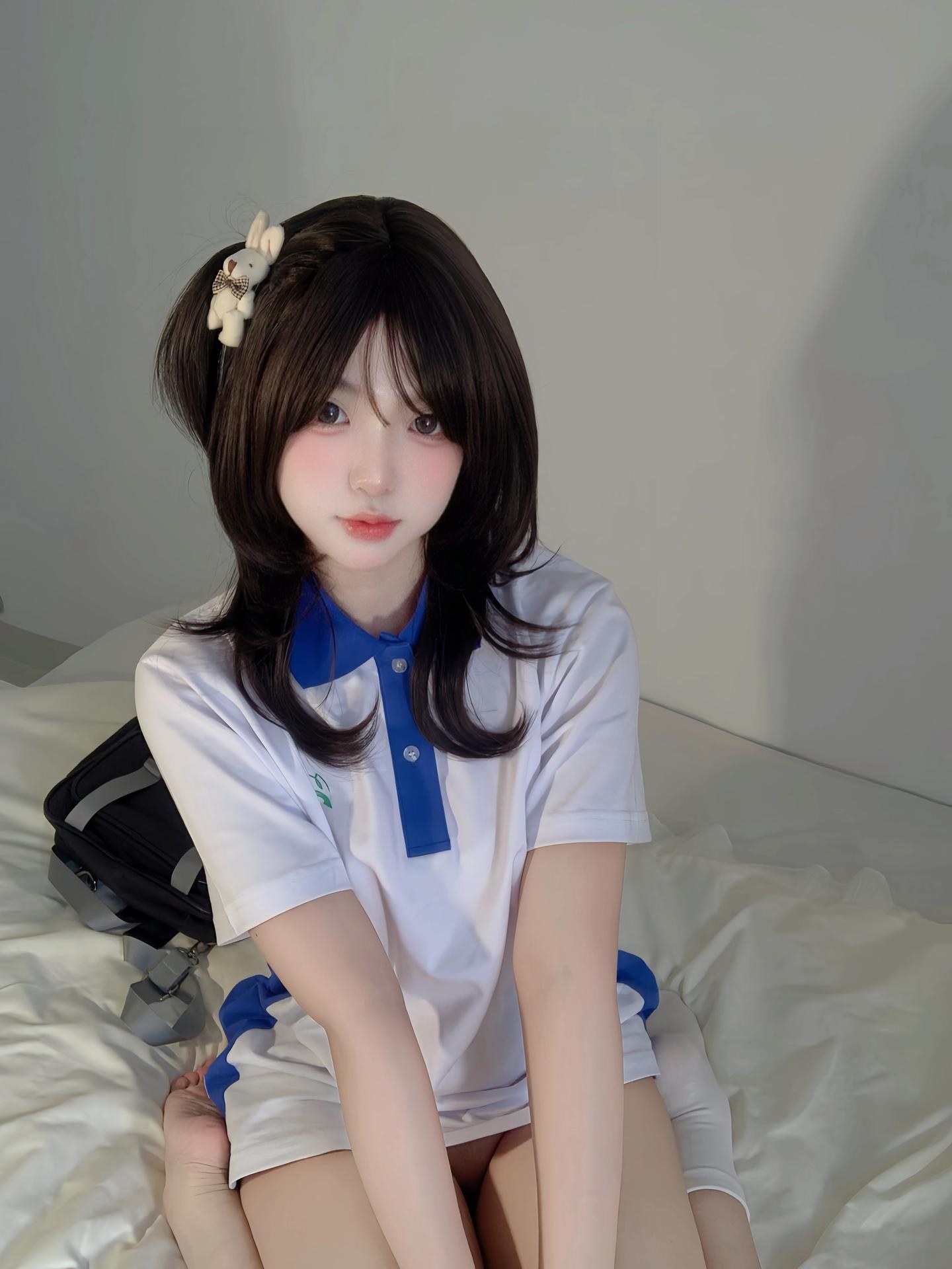 [私房] 真宝 - สาวหวานชุดนักเรียน: ชุดนักเรียนสีน้ำเงินขาว ถุงเท้าขาว ถ่ายเซลฟี่ ขาเรียว 71P2V