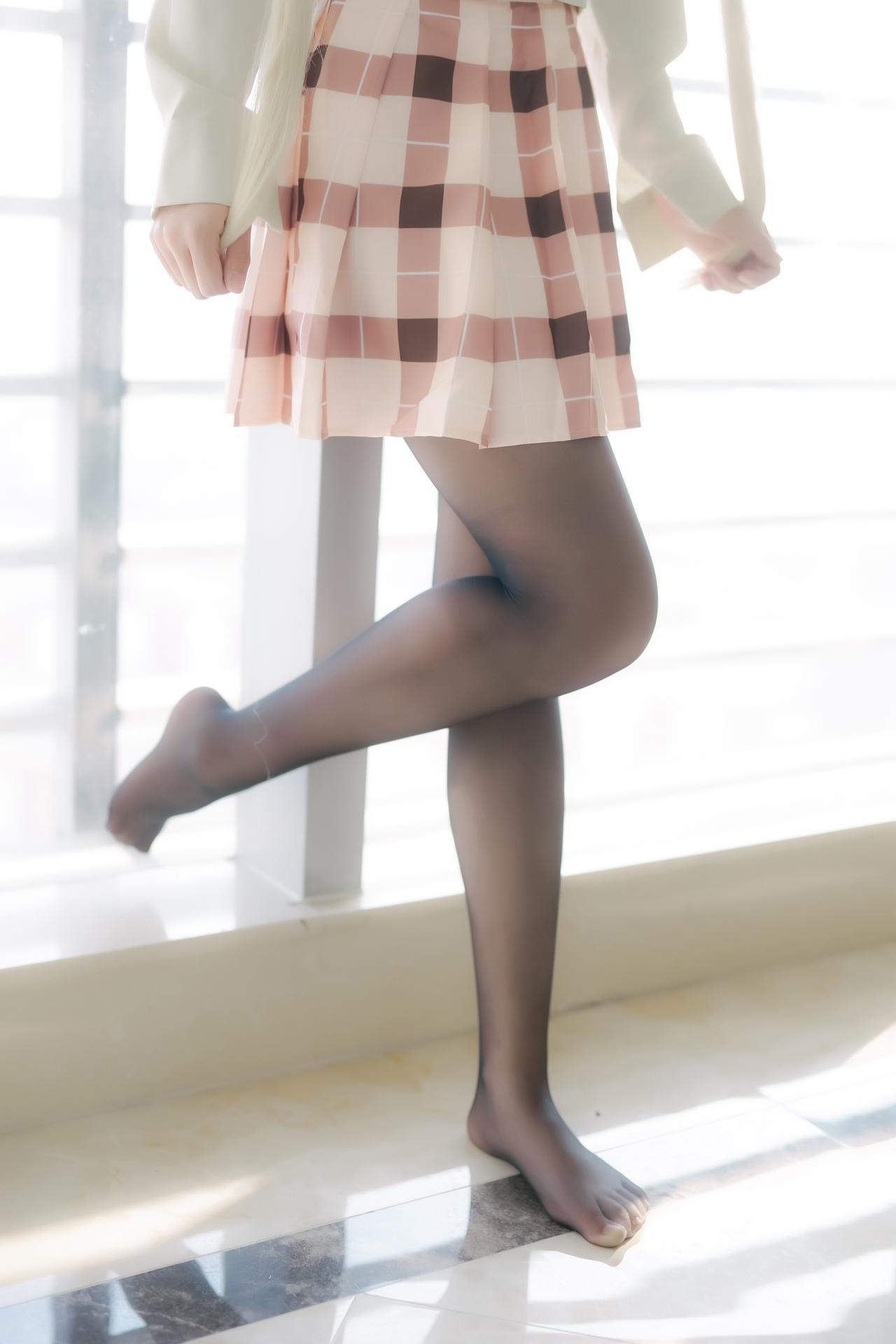 [cosplay] 少女映画 - 春日野穹 校服：大尺度角色还原 100P