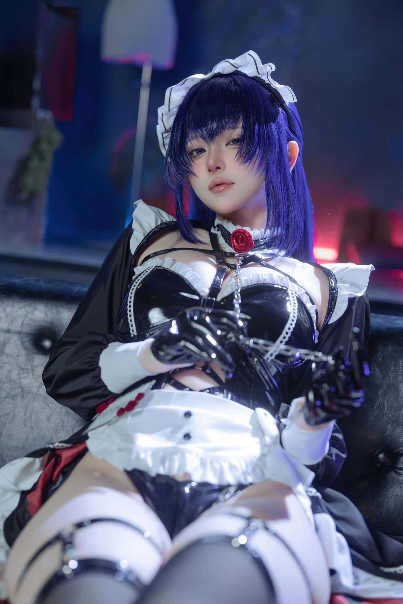 [cosplay] 屿魚 - NIKKE勝利女神 米哈拉：咖啡女僕黑絲蕾絲還原 80P