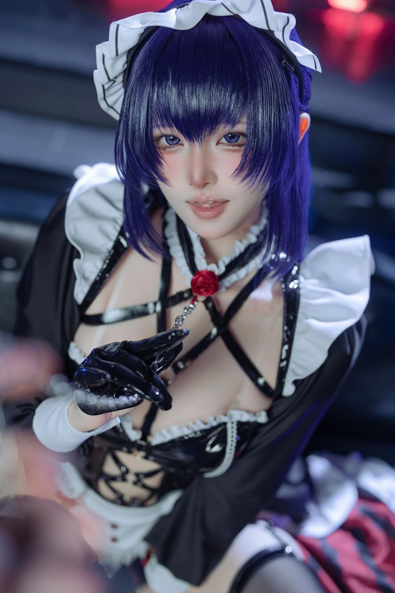 [cosplay] 屿魚 - NIKKE勝利女神 米哈拉：咖啡女僕黑絲蕾絲還原 80P