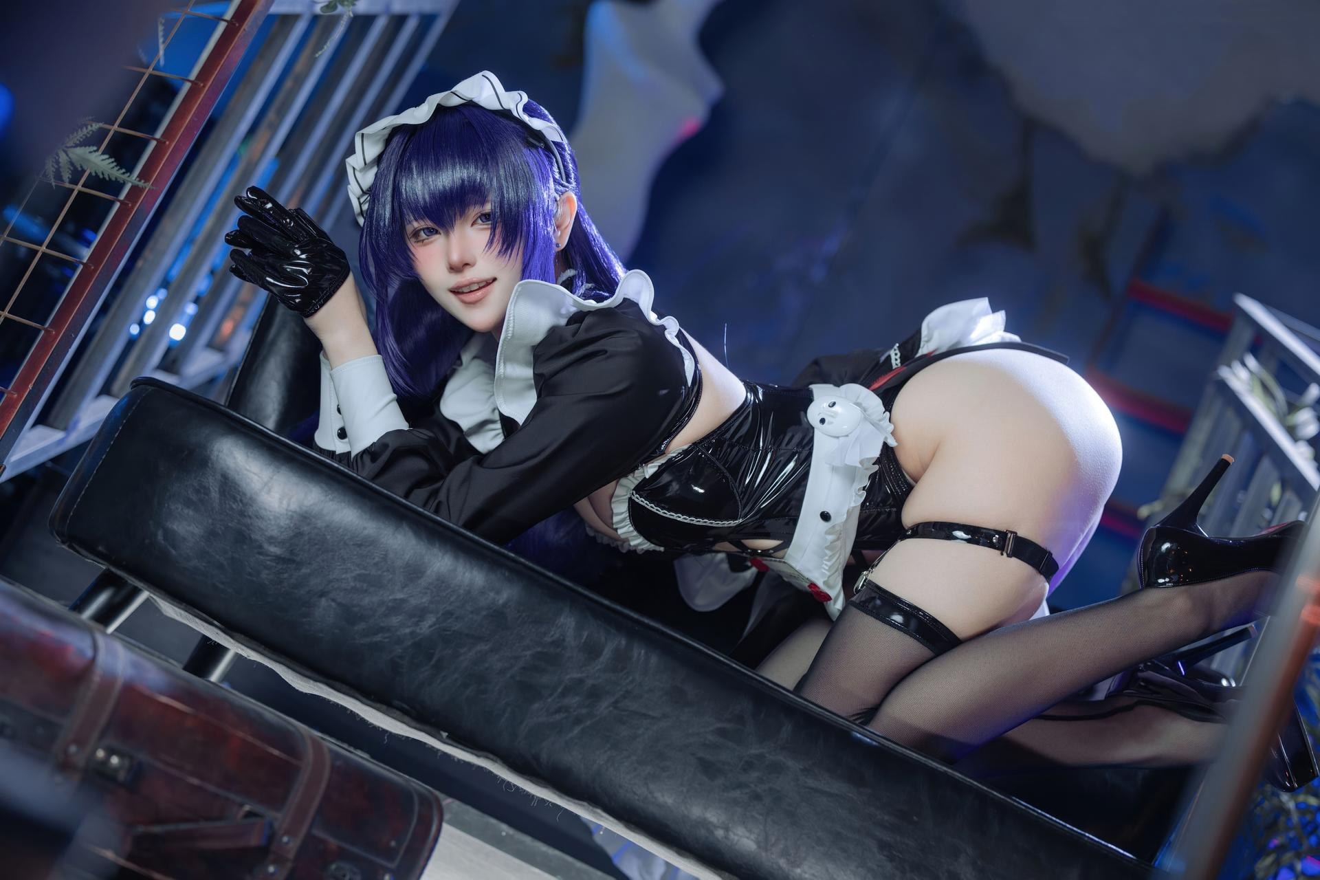 [cosplay] 屿鱼 - NIKKE胜利女神 米哈拉: cà phê hầu gái tất đen ren tái hiện 80P