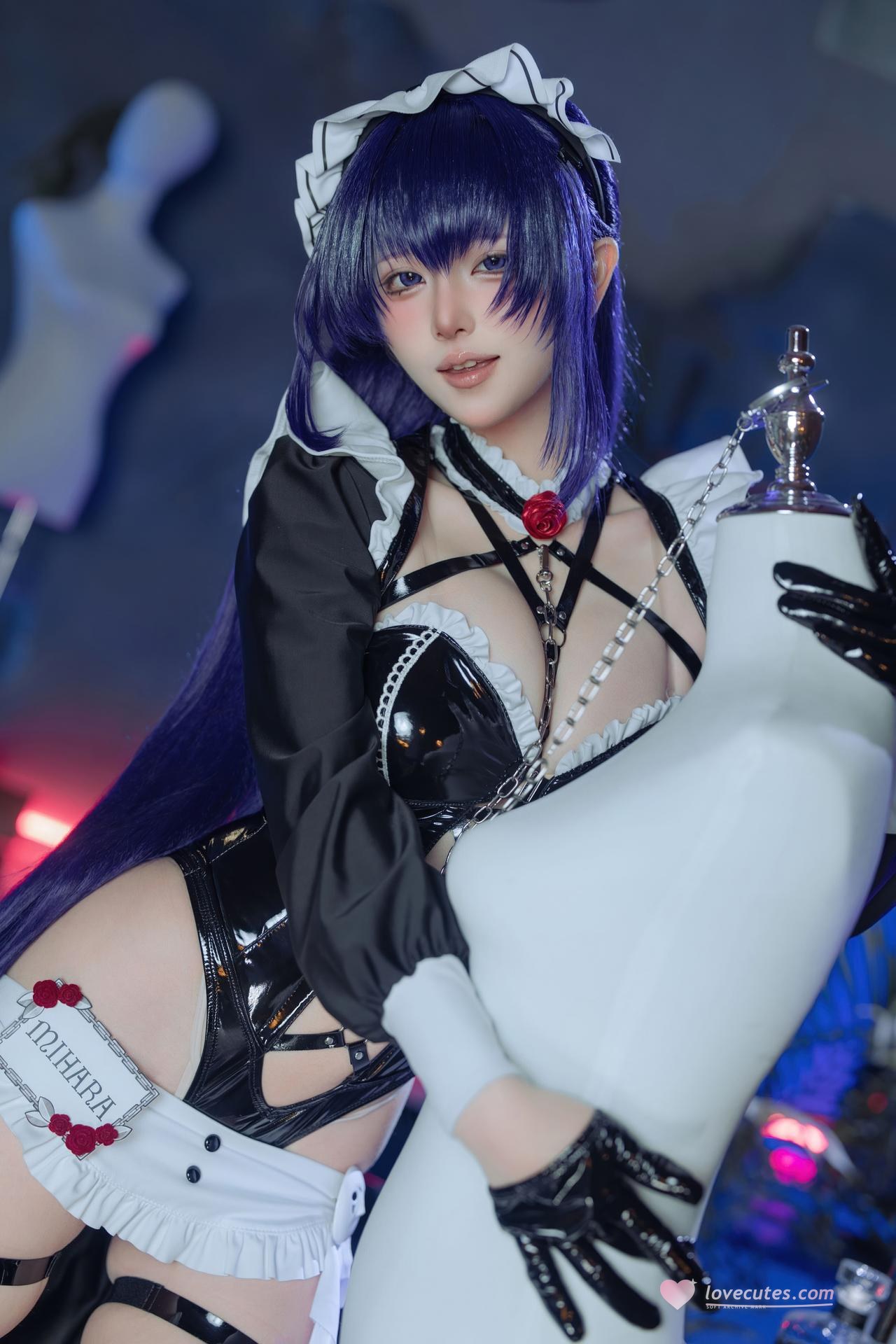[cosplay] 屿鱼 - NIKKE胜利女神 米哈拉: cà phê hầu gái tất đen ren tái hiện 80P