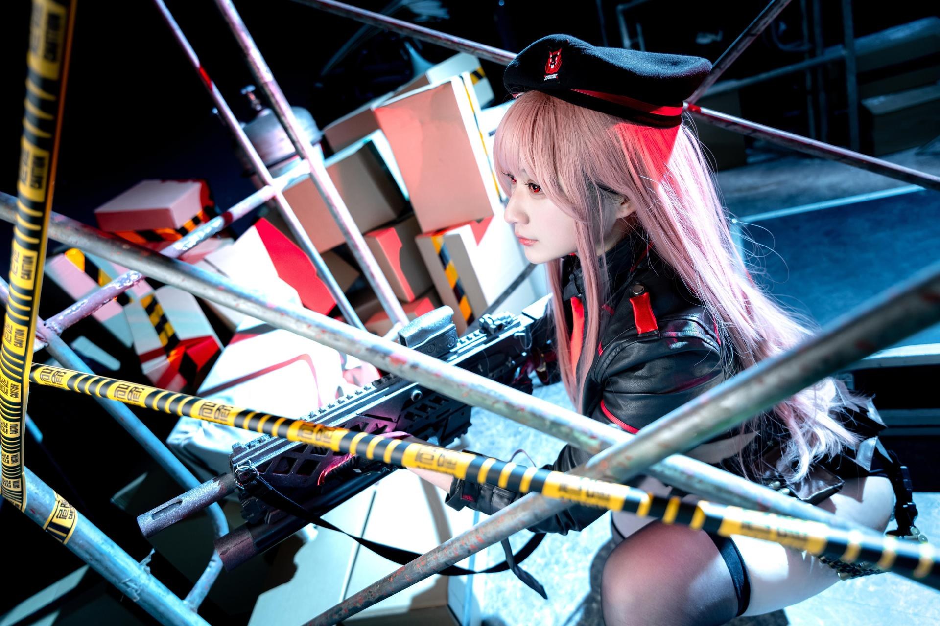 [cosplay] Zaya秋 - NIKKE勝利女神 拉毗：貝雷帽黑絲戰術裝美腿 25P