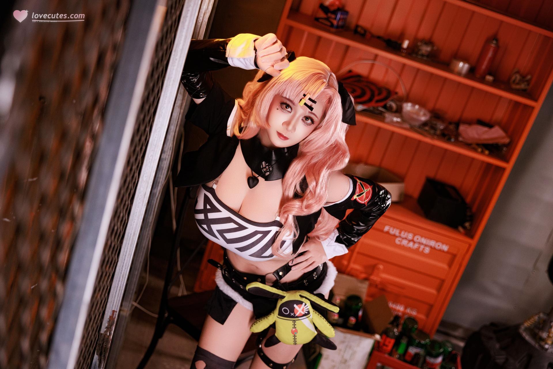 [cosplay] 阿雪雪 - NIKKE胜利女神 妮可：ผมสีชมพู เสื้อแจ็กเก็ตสตรีท ถุงน่องดำ ภาพขนาดใหญ่ 92P1V