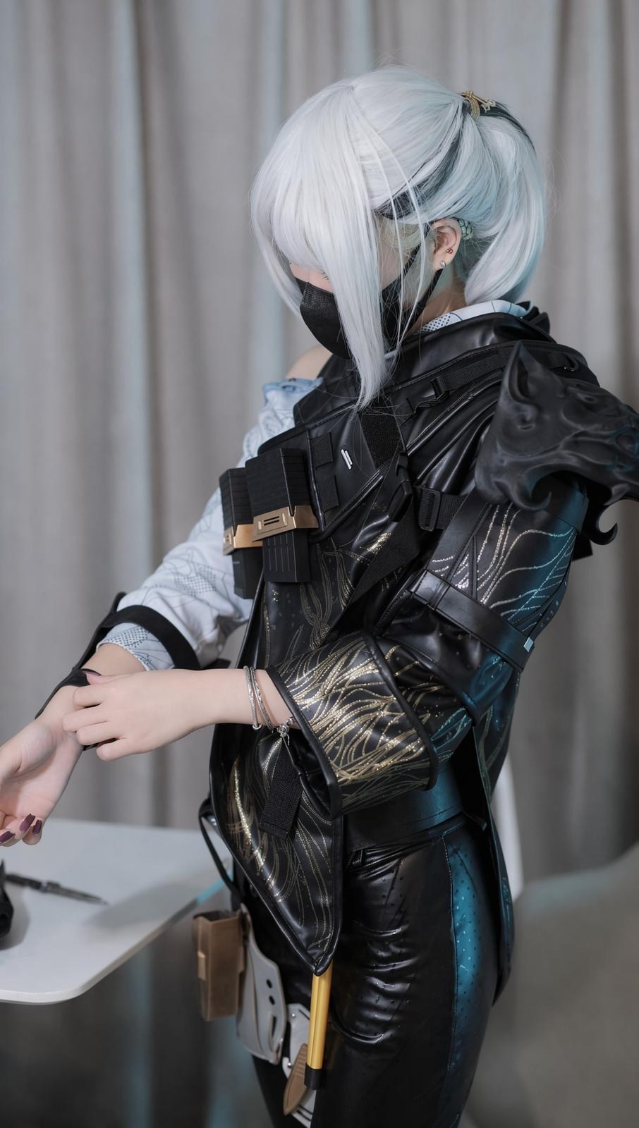 [cosplay] 麦晓雯 - 少女映画三角洲：白发战术装黑丝美腿 89P