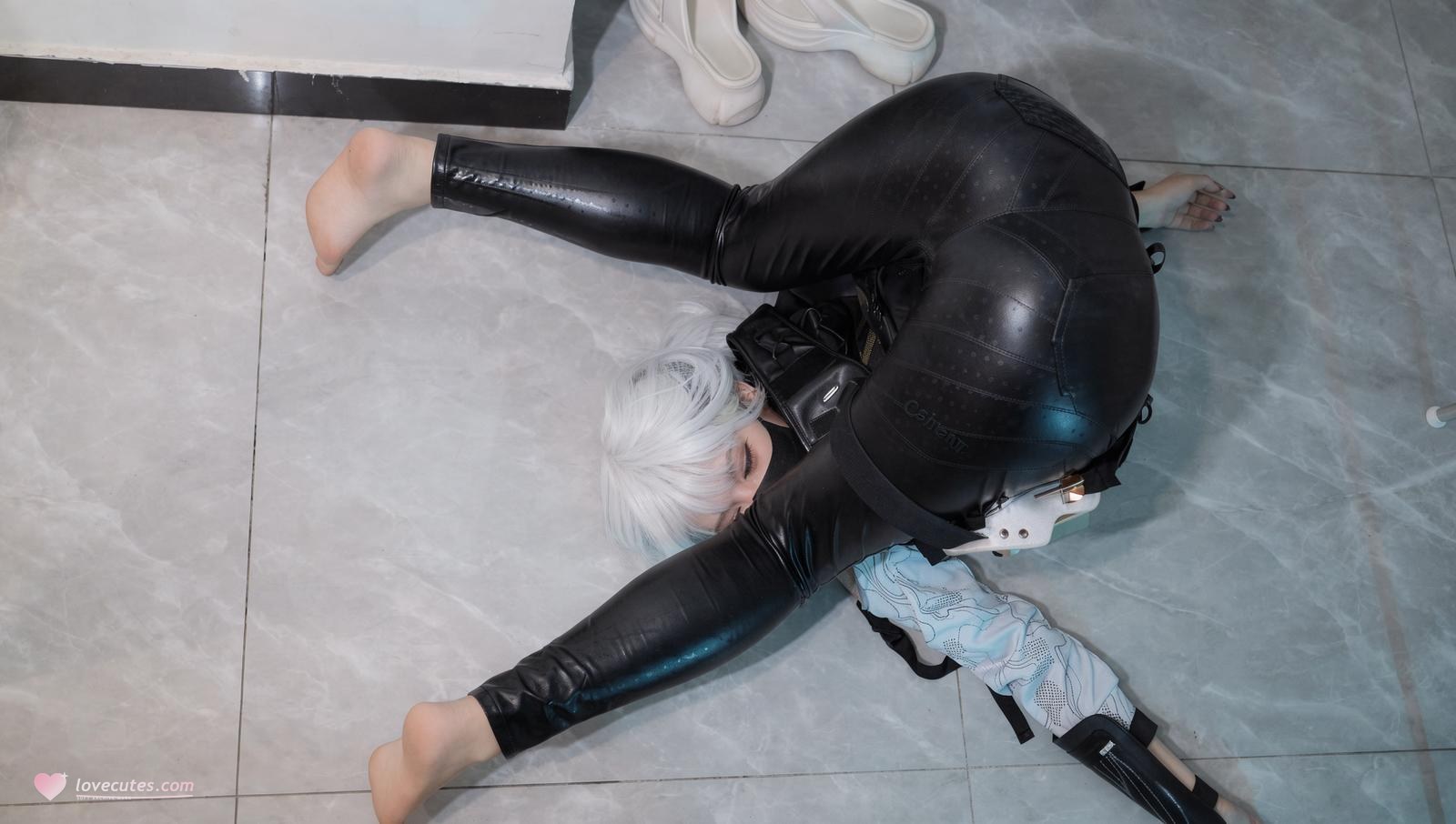 [cosplay] 麦晓雯 - 少女映画三角洲：白发战术装黑丝美腿 89P
