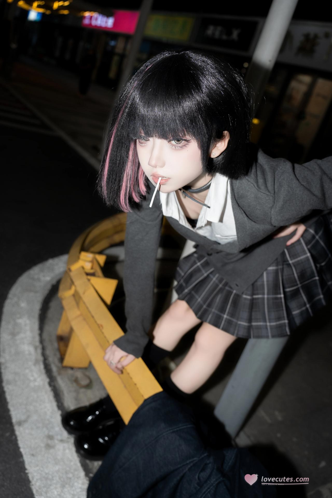 [写真] 纸悦Etsu_ko - よろしくお願いします：夜街JK制服黒スト美脚 45P