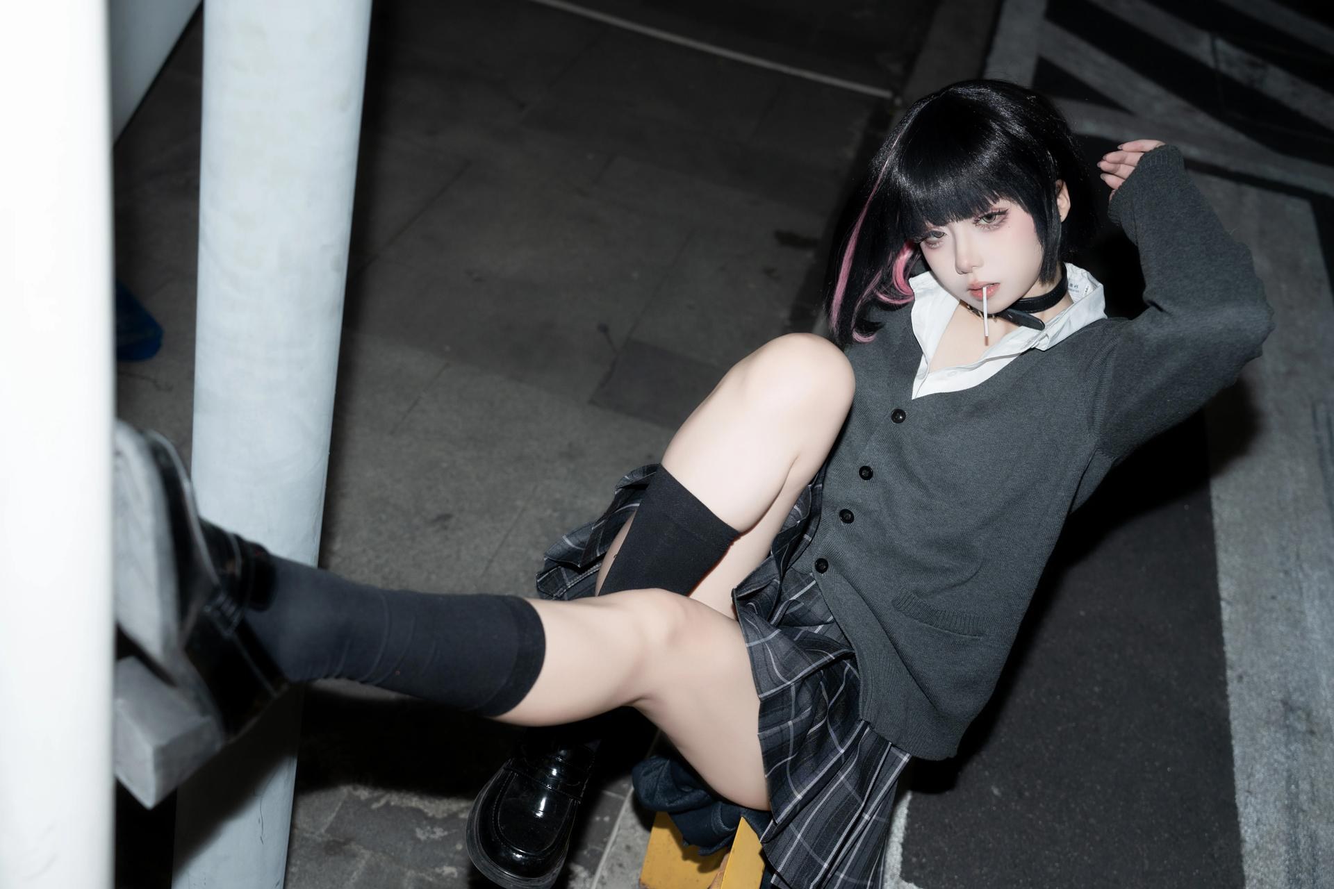 [写真] 纸悦Etsu_ko - 请多关照：夜街JK校服黑丝美腿 45P
