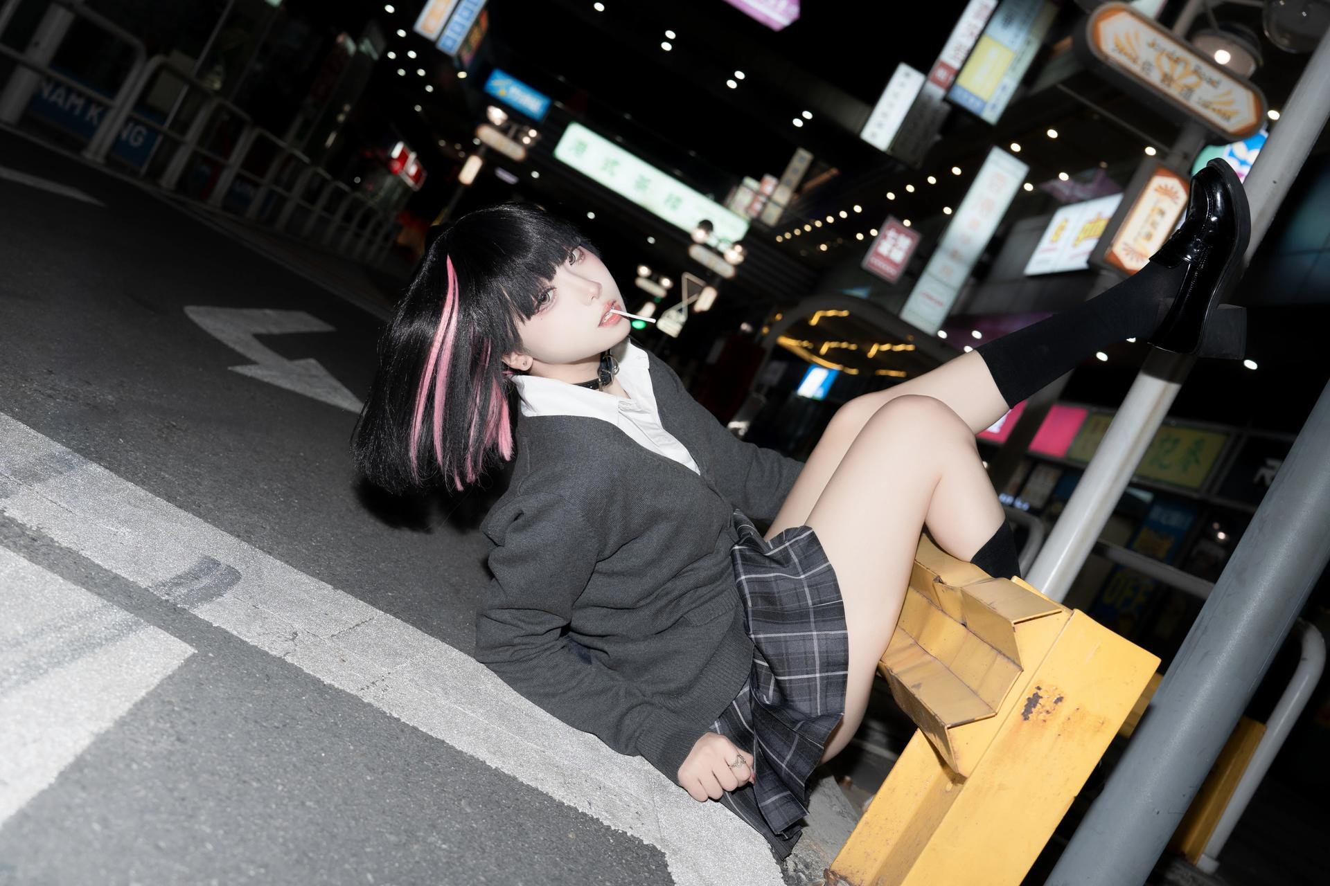 [写真] 纸悦Etsu_ko - 请多关照：夜街JK校服黑丝美腿 45P