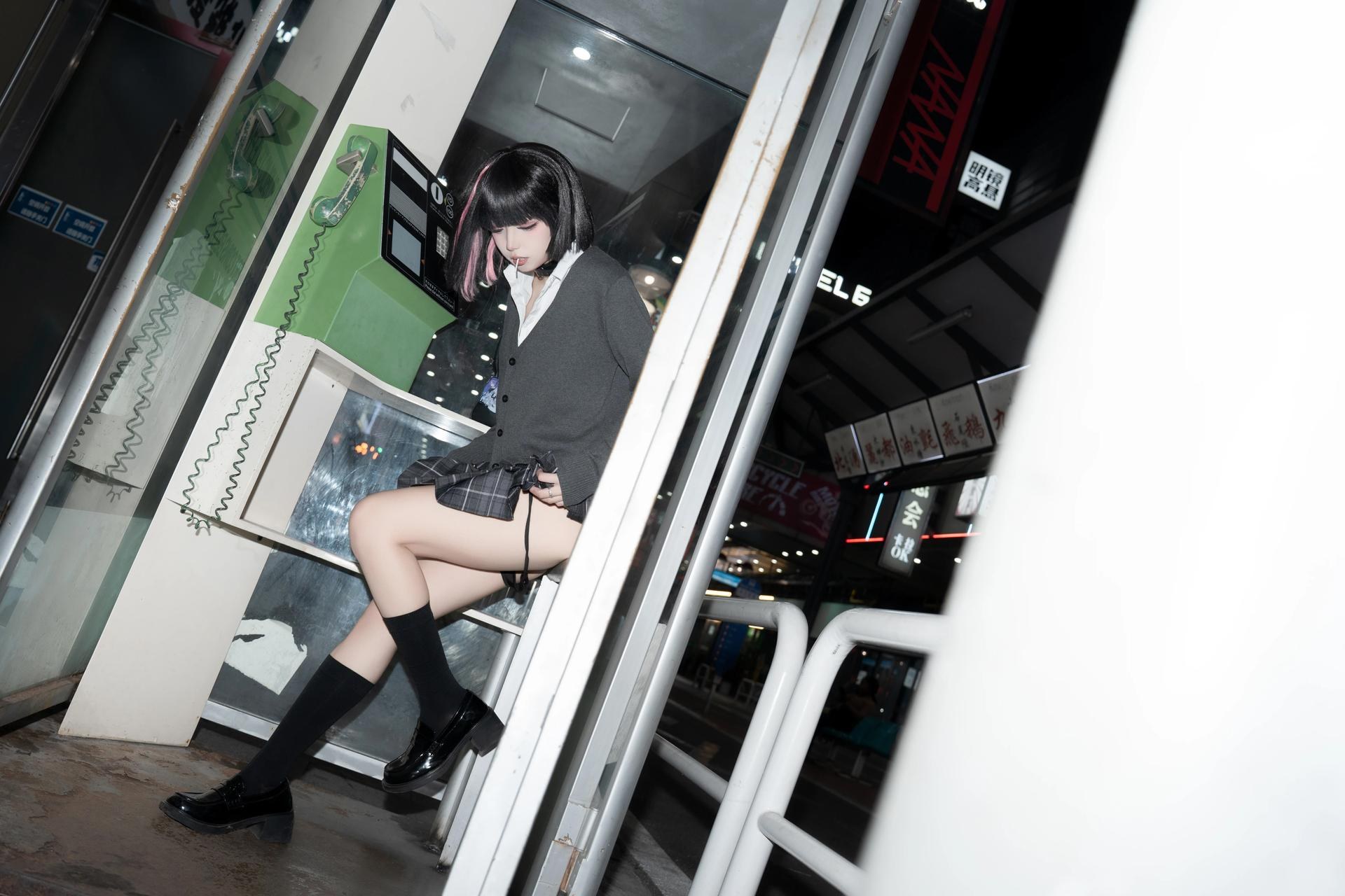 [写真] 纸悦Etsu_ko - よろしくお願いします：夜街JK制服黒スト美脚 45P