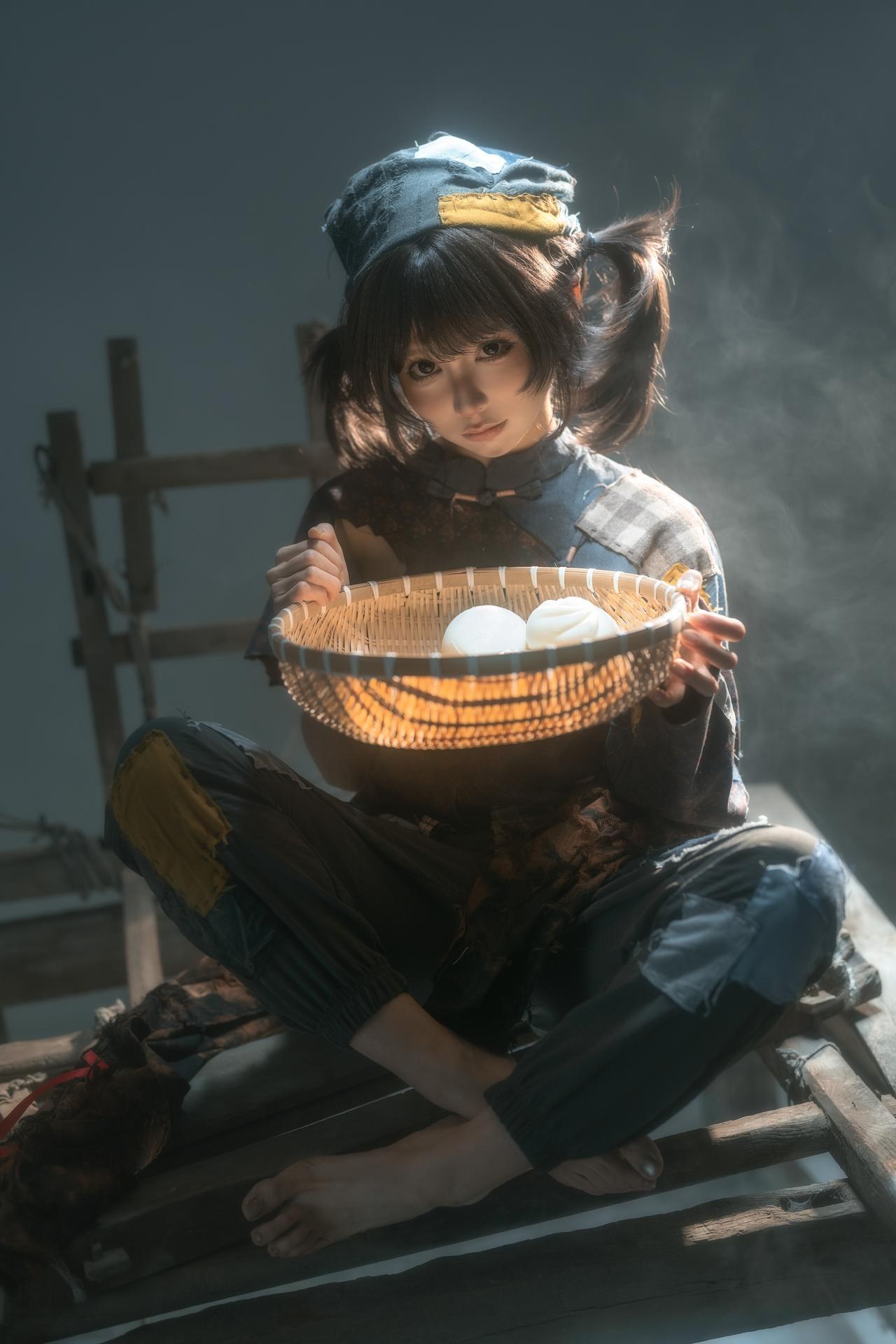 [寫真] 蠢沫沫 - 小乞丐：破舊工裝煙霧場景美腿 23P1V