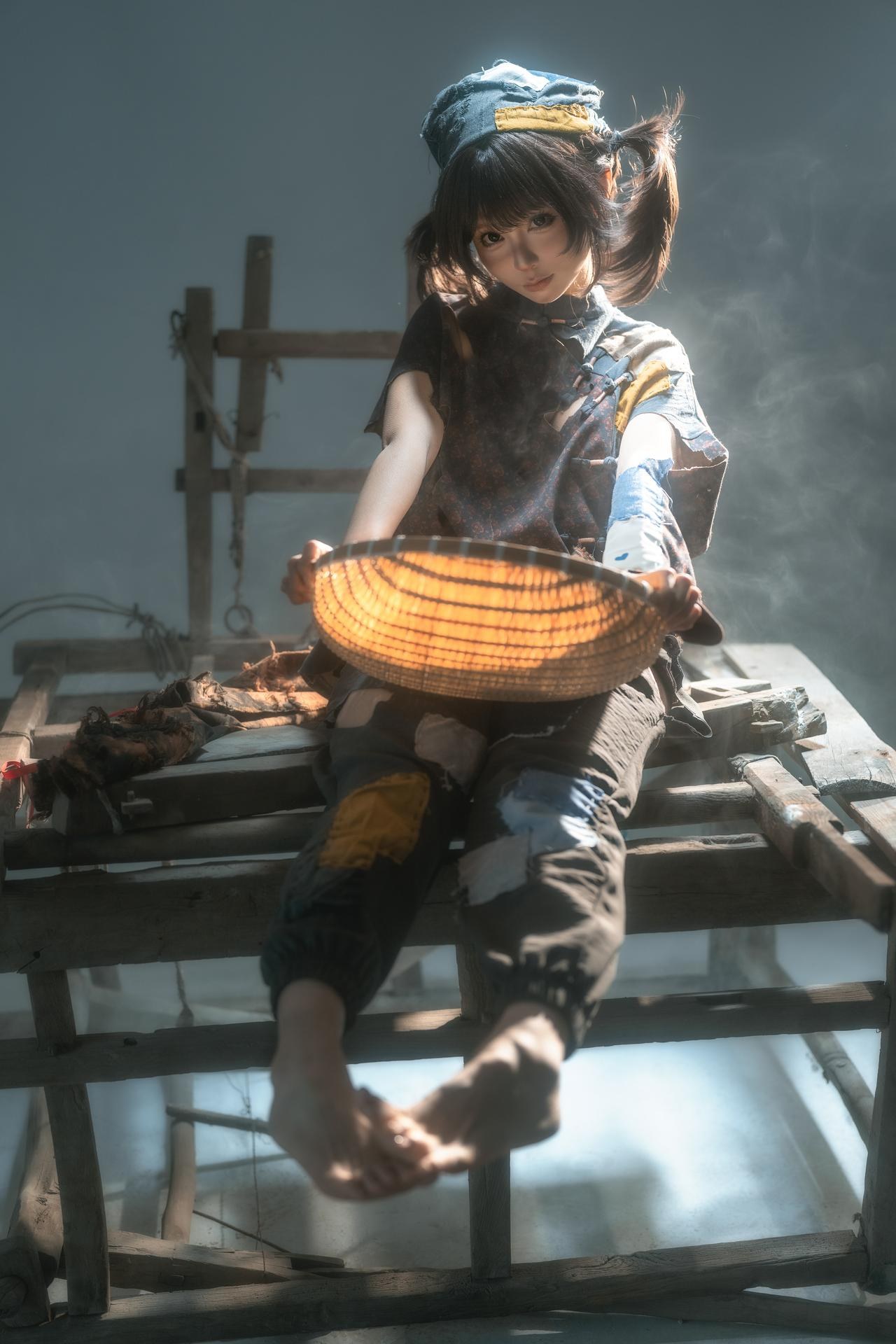 [写真] 蠢沫沫 - 小乞丐：ชุดเอี๊ยมเก่า ฉากควัน และเรียวขาสวย 23P1V