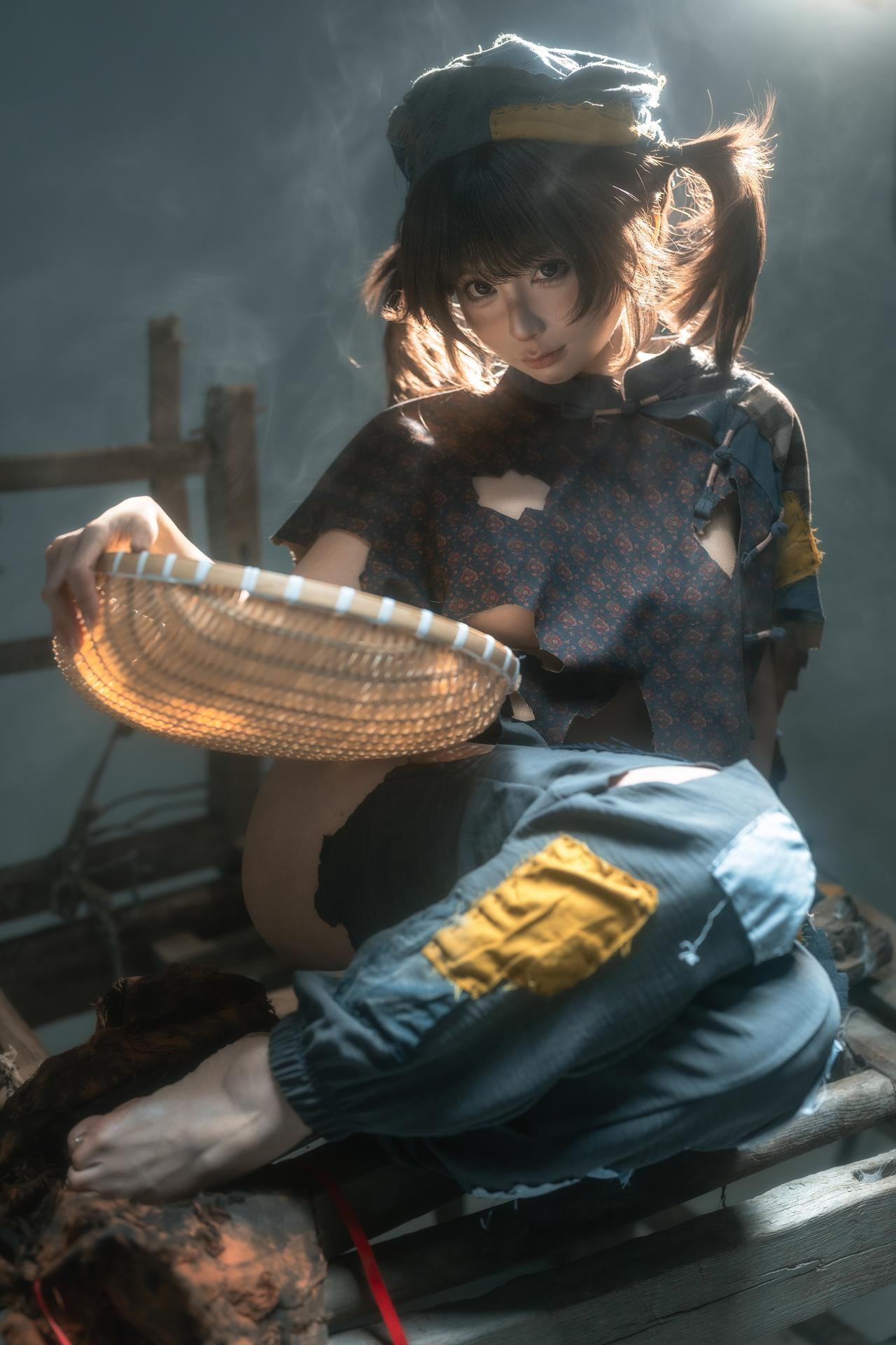 [寫真] 蠢沫沫 - 小乞丐：破舊工裝煙霧場景美腿 23P1V