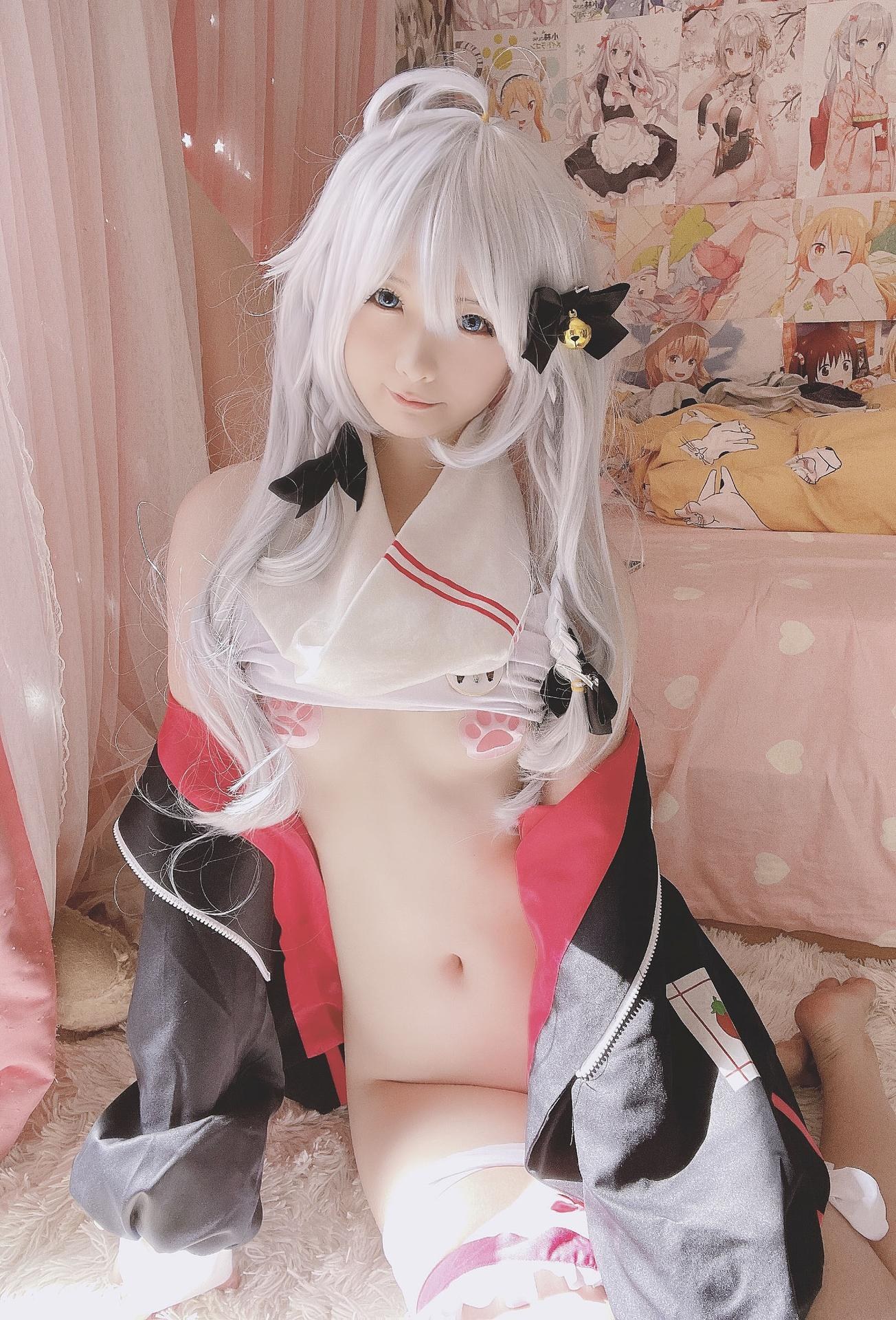 [cosplay] 习呆呆 - 神乐七奈：白发露点大尺度还原 26P