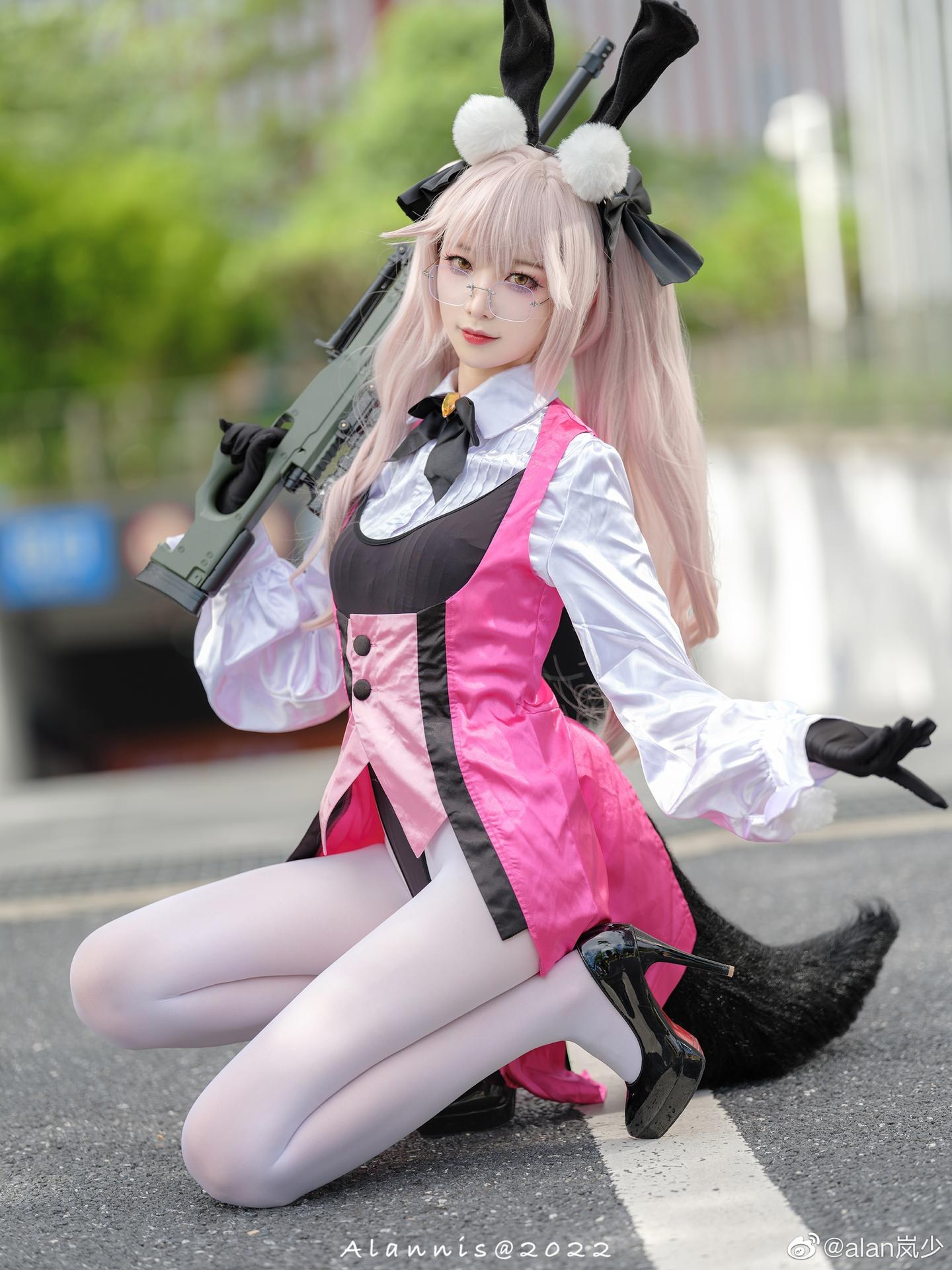 [cosplay] 封疆疆v - FGO 光之高扬斯卡娅：ชุดกระต่ายสีชมพู ถุงน่องสีขาว ขาสวย 27P