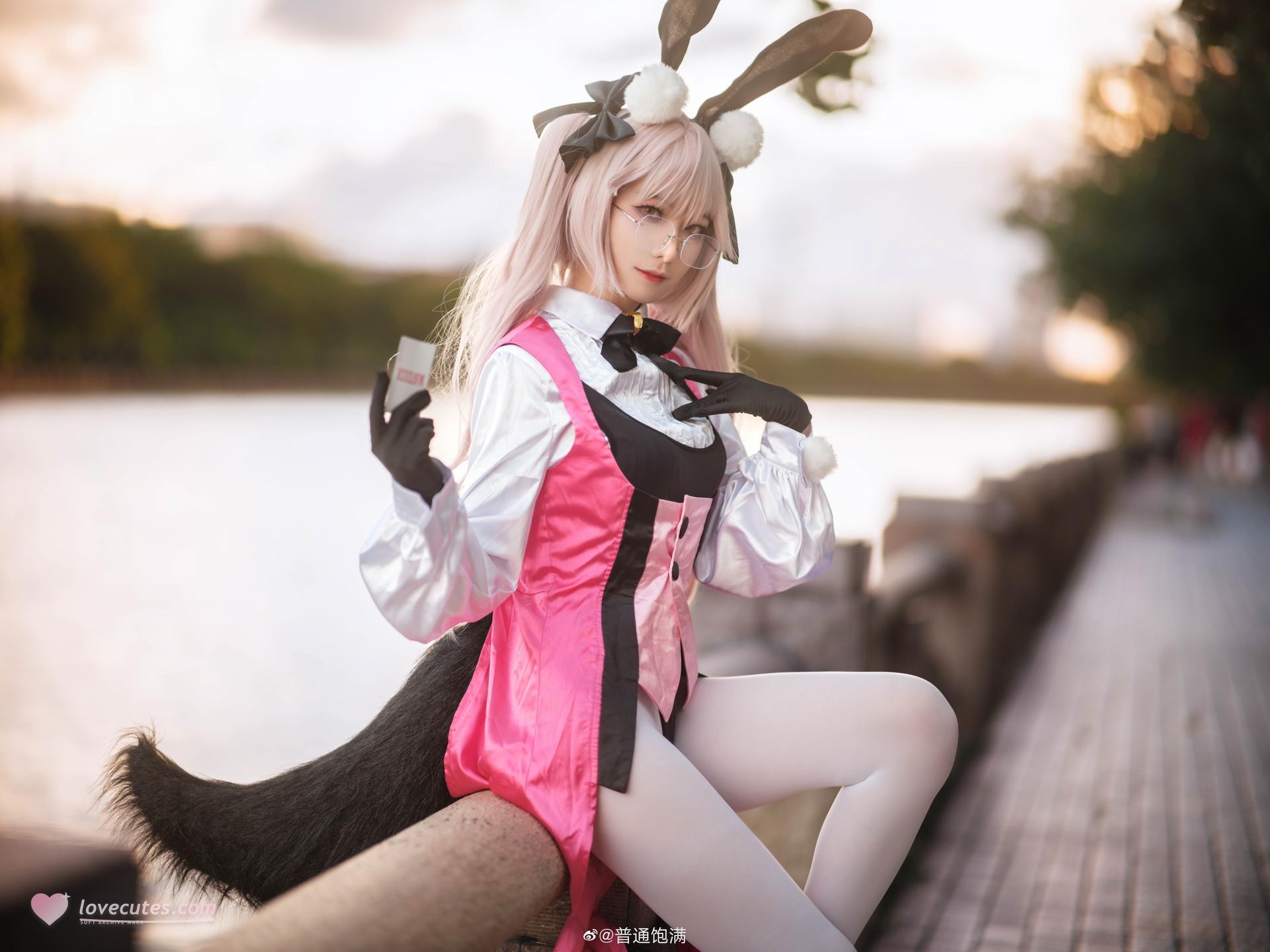 [cosplay] 封疆疆v - FGO光之高揚斯卡婭：粉色兔女郎白絲美腿 27P