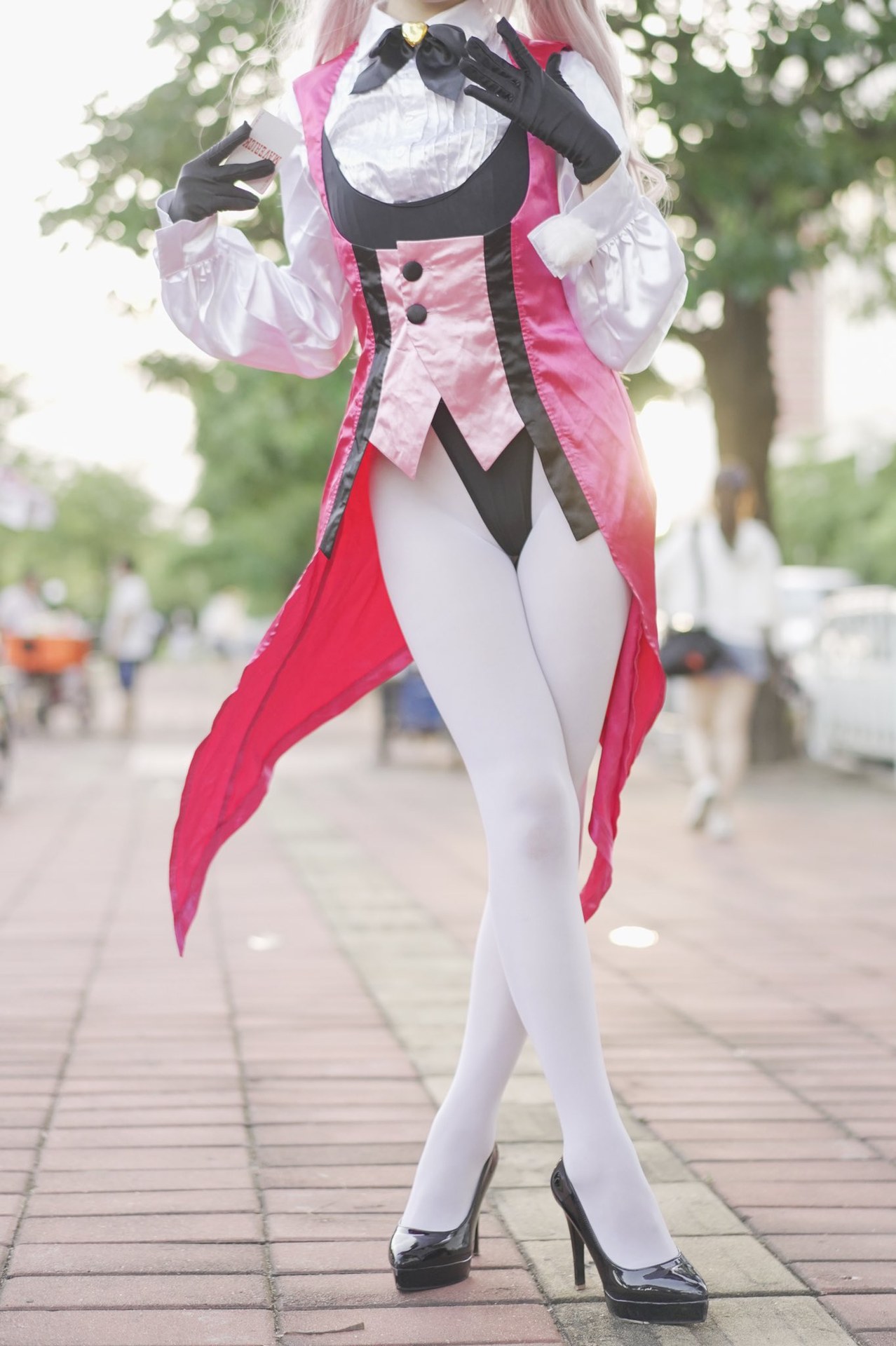 [cosplay] 封疆疆v - FGO光之高扬斯卡娅：粉色兔女郎白丝美腿 27P