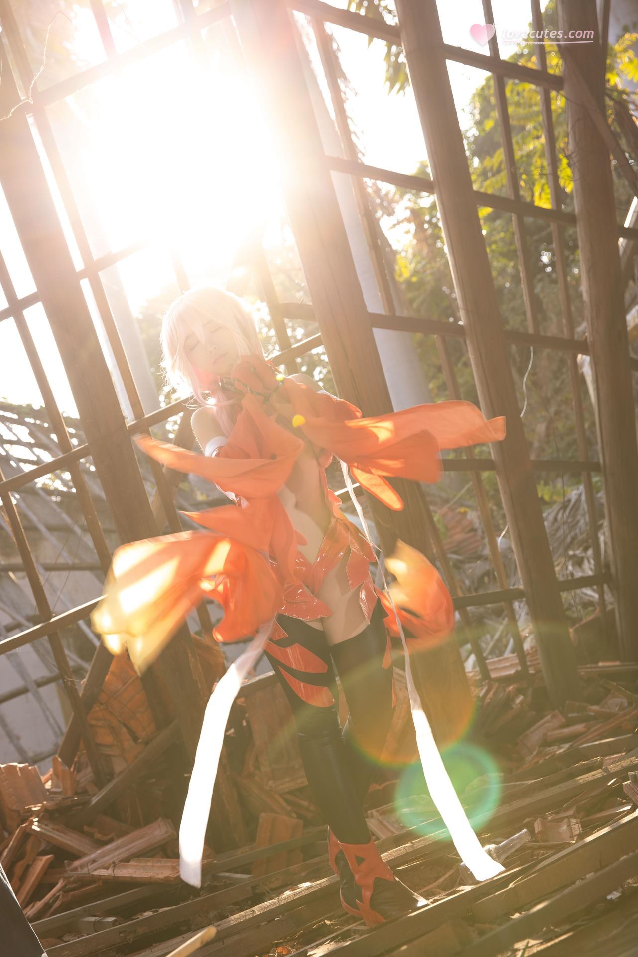 [cosplay] G44不会受伤 - Guilty Crown หยาปี้ฉี: ชุดเดรสสีแดง ซากปรักหักพัง ผมยาว ขาเรียว 20P