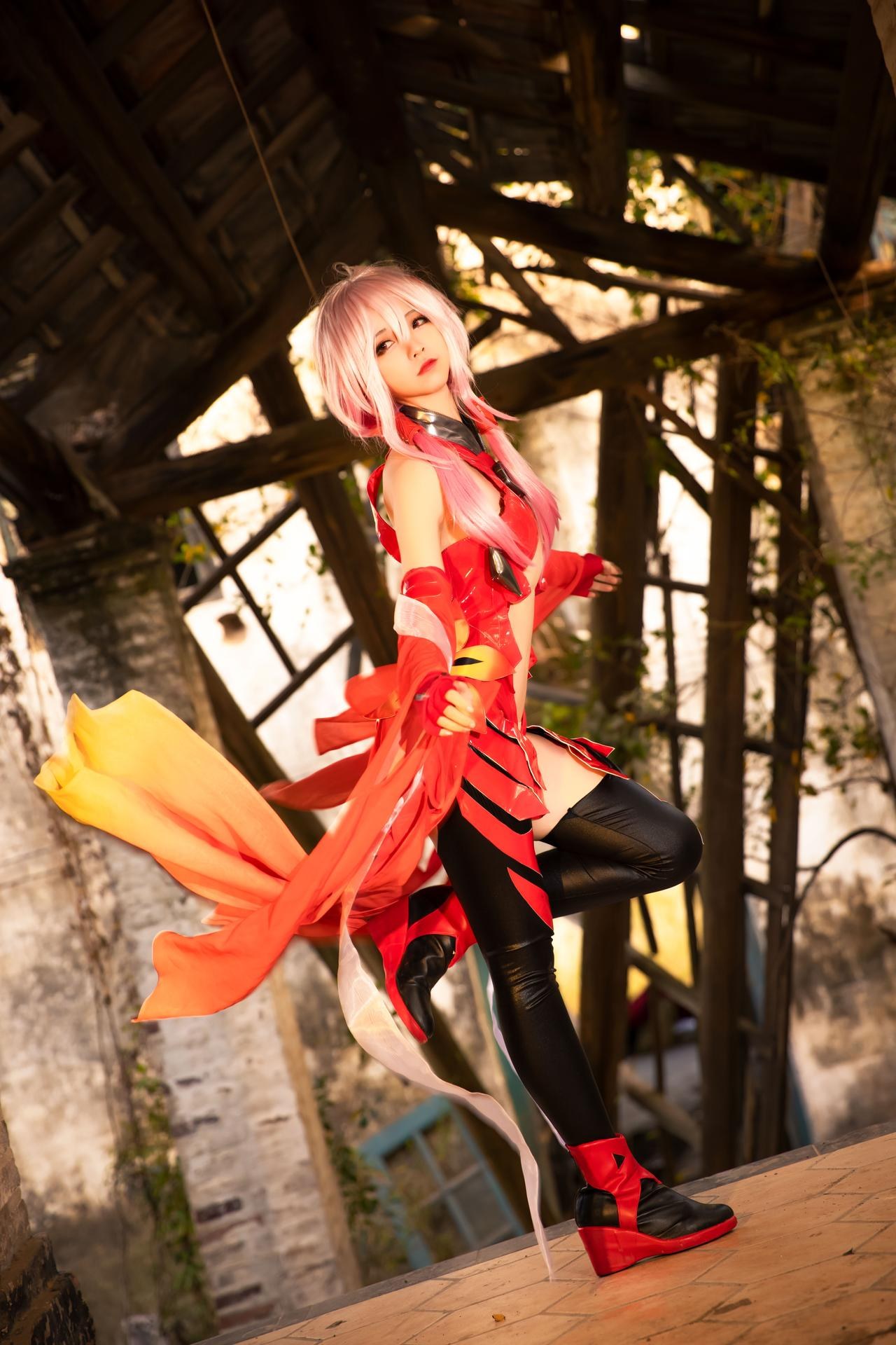 [cosplay] G44 Does Not Get Hurt - Guilty Crown Inori Yuzuriha: red dress ruins long hair long legs 20P