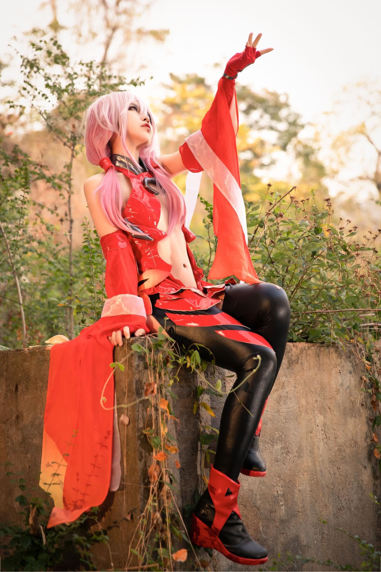 [cosplay] G44 Does Not Get Hurt - Guilty Crown Inori Yuzuriha: red dress ruins long hair long legs 20P
