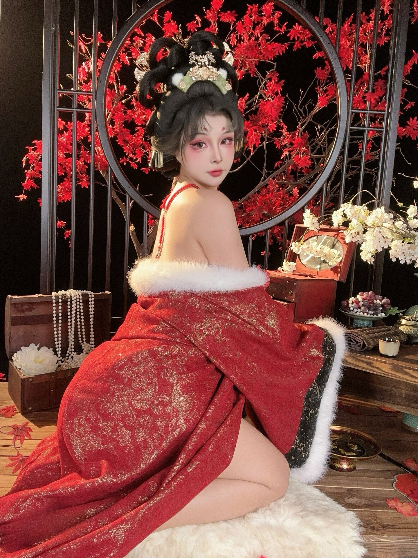 [cosplay] yuuhui玉匯 - 妲己 Daji the Fox：紅色古風狐妖大尺度 42P