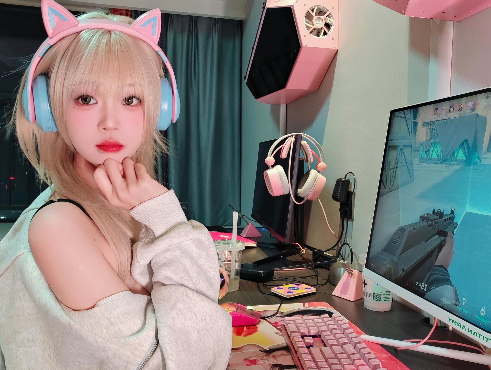 [写真] 麻薯好吃 - แฟนสาวสายอีสปอร์ต: ธีมเกมในบ้าน ถุงน่องสีดำ ขาเรียวสวย 85P