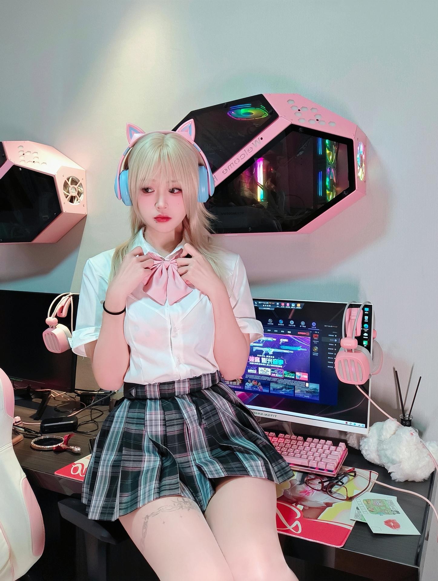 [写真] 麻薯好吃 - แฟนสาวสายอีสปอร์ต: ธีมเกมในบ้าน ถุงน่องสีดำ ขาเรียวสวย 85P