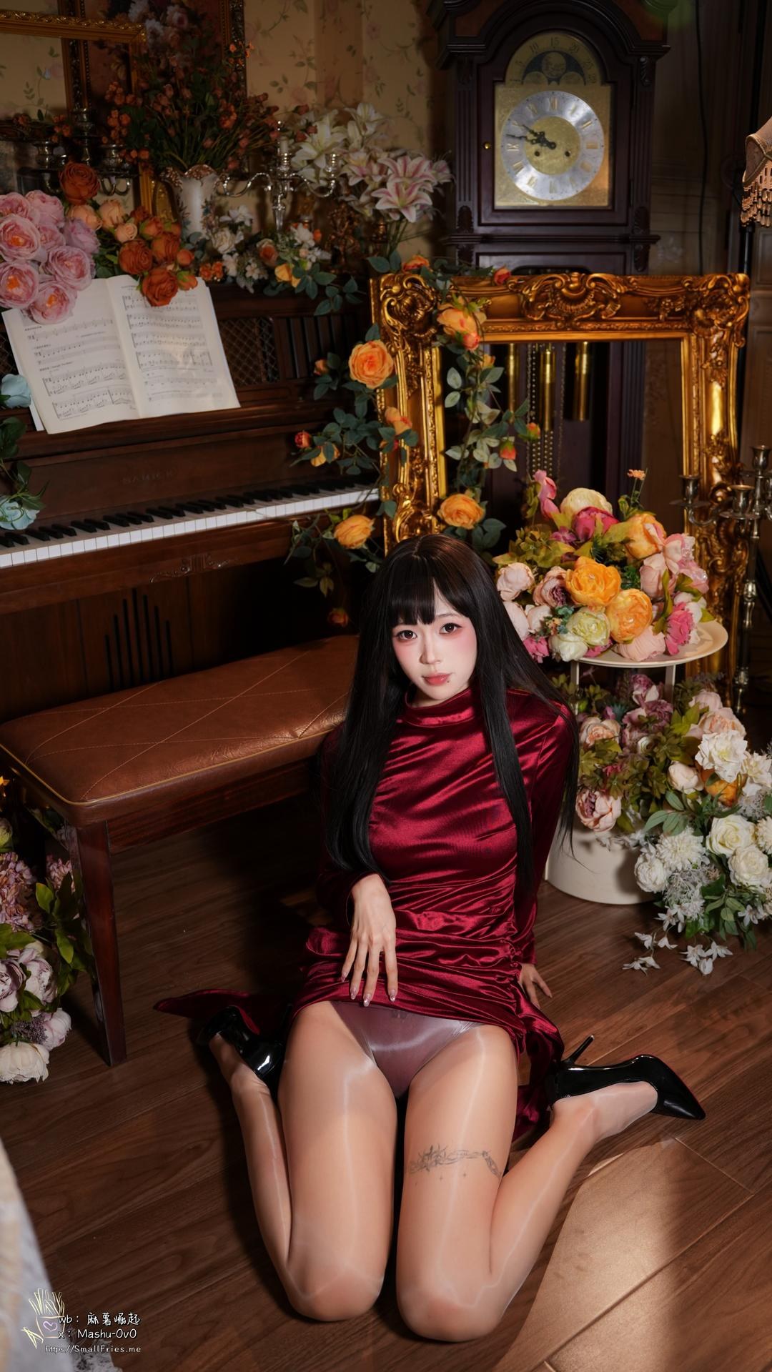 [Photo] Mashu Good to Eat - Burgundy Praise: Burgundy Dress Busty Private Room 47P