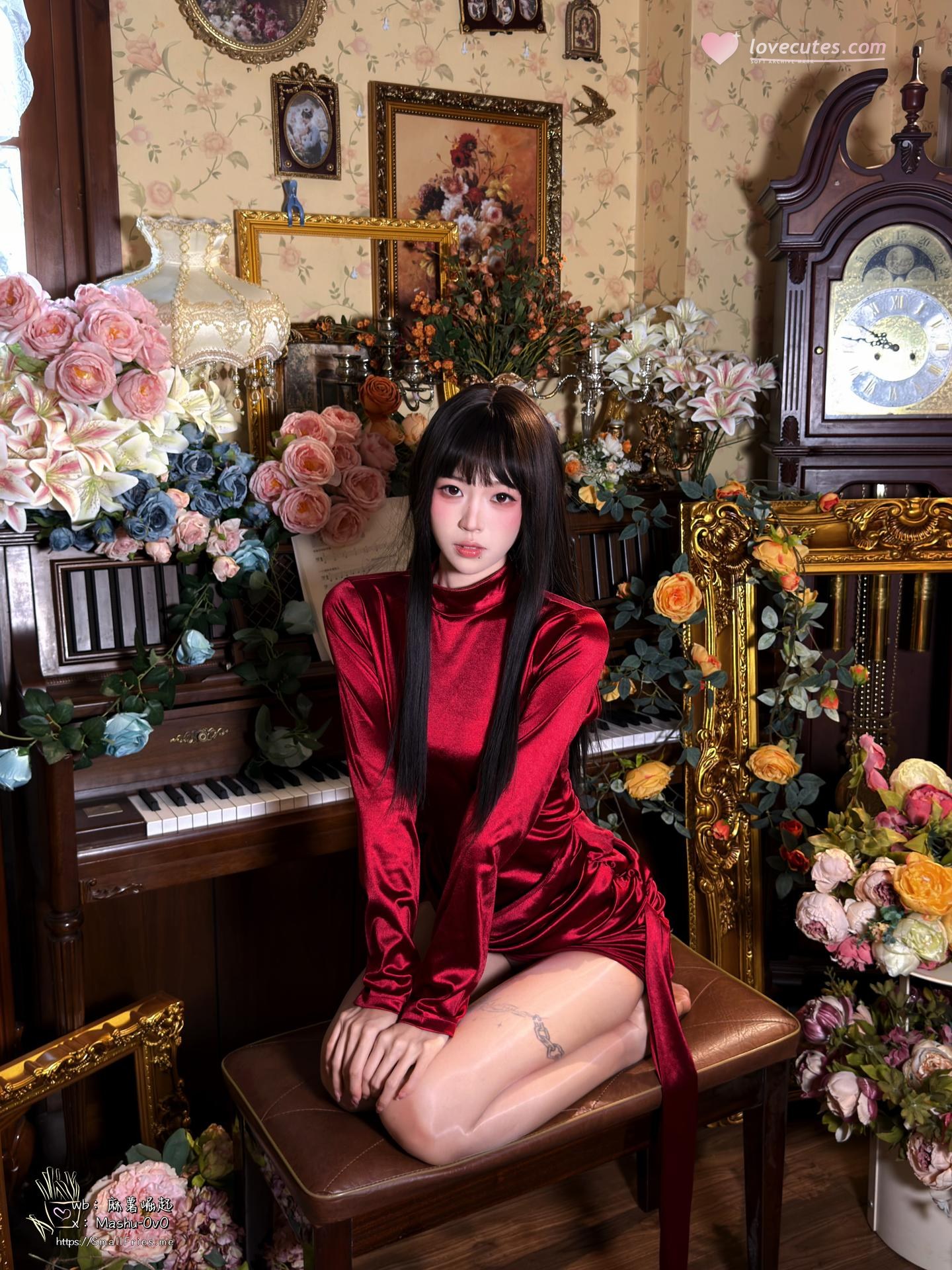 [写真] 麻薯好吃 - ボルドーの賛歌：ボルドーのドレスと美胸のプライベートショット 47P