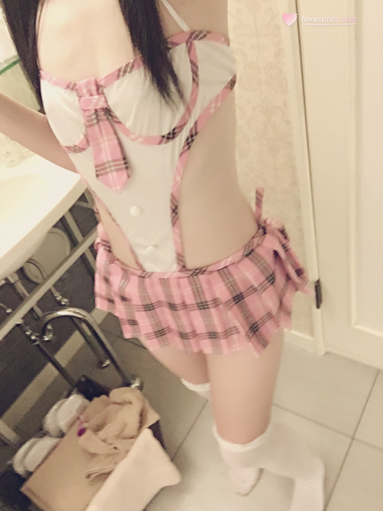 Xidaidai 粉色制服：浴室露点私拍 Photo Set 56P