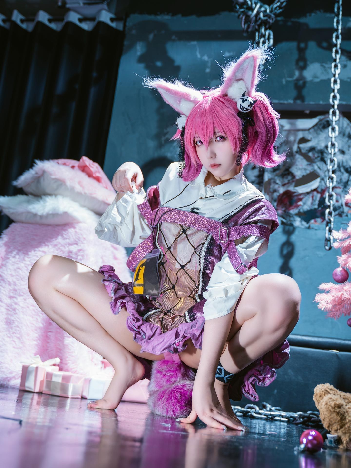 [cosplay] 小和甜酒 - Arknights Wulian: ชุดตัวละครโทนขาวดำสไตล์ห้องส่วนตัว 44P1V