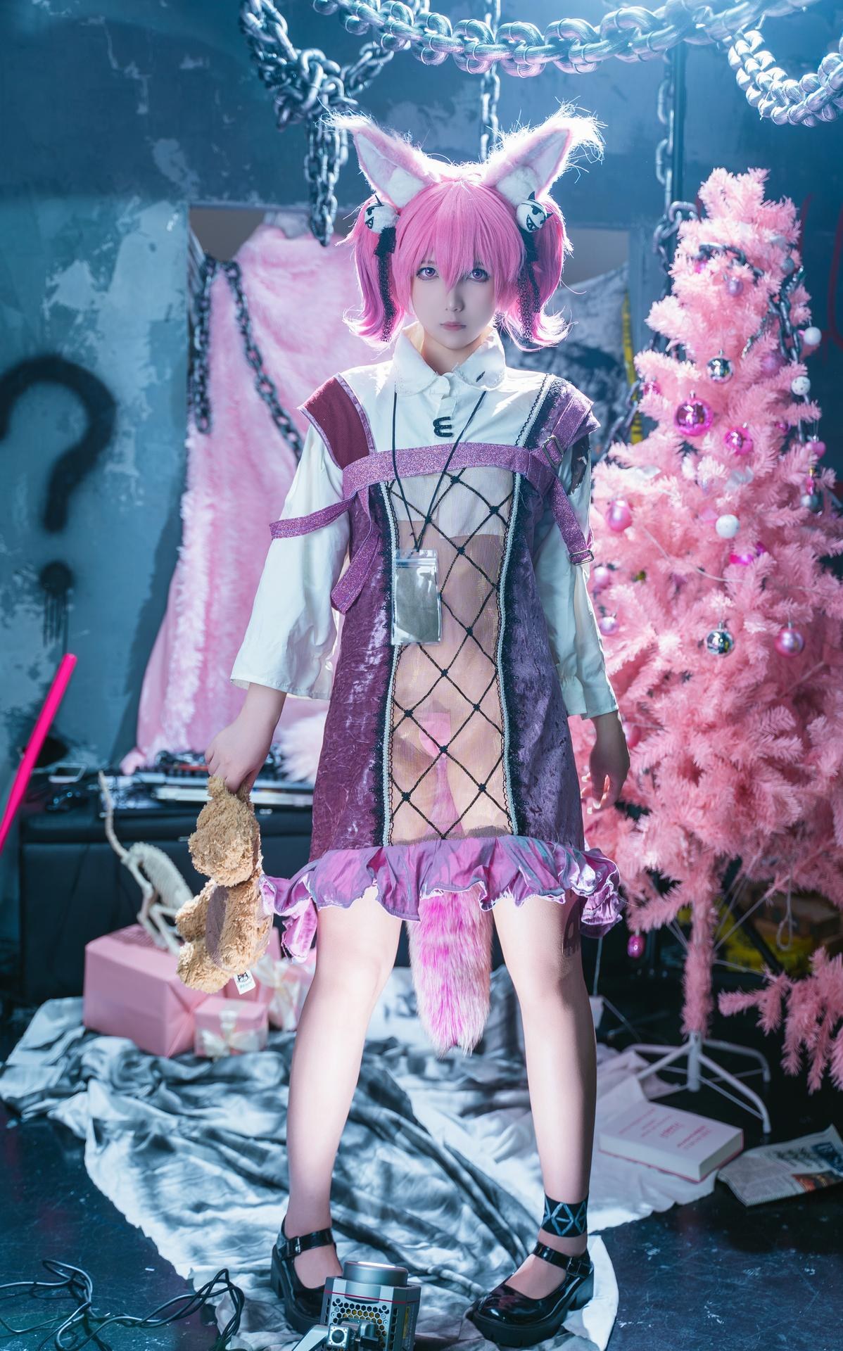 [cosplay] 小和甜酒 - Arknights Wǔ Liàn: phục trang nhân vật đen trắng tái hiện phòng riêng 44P1V