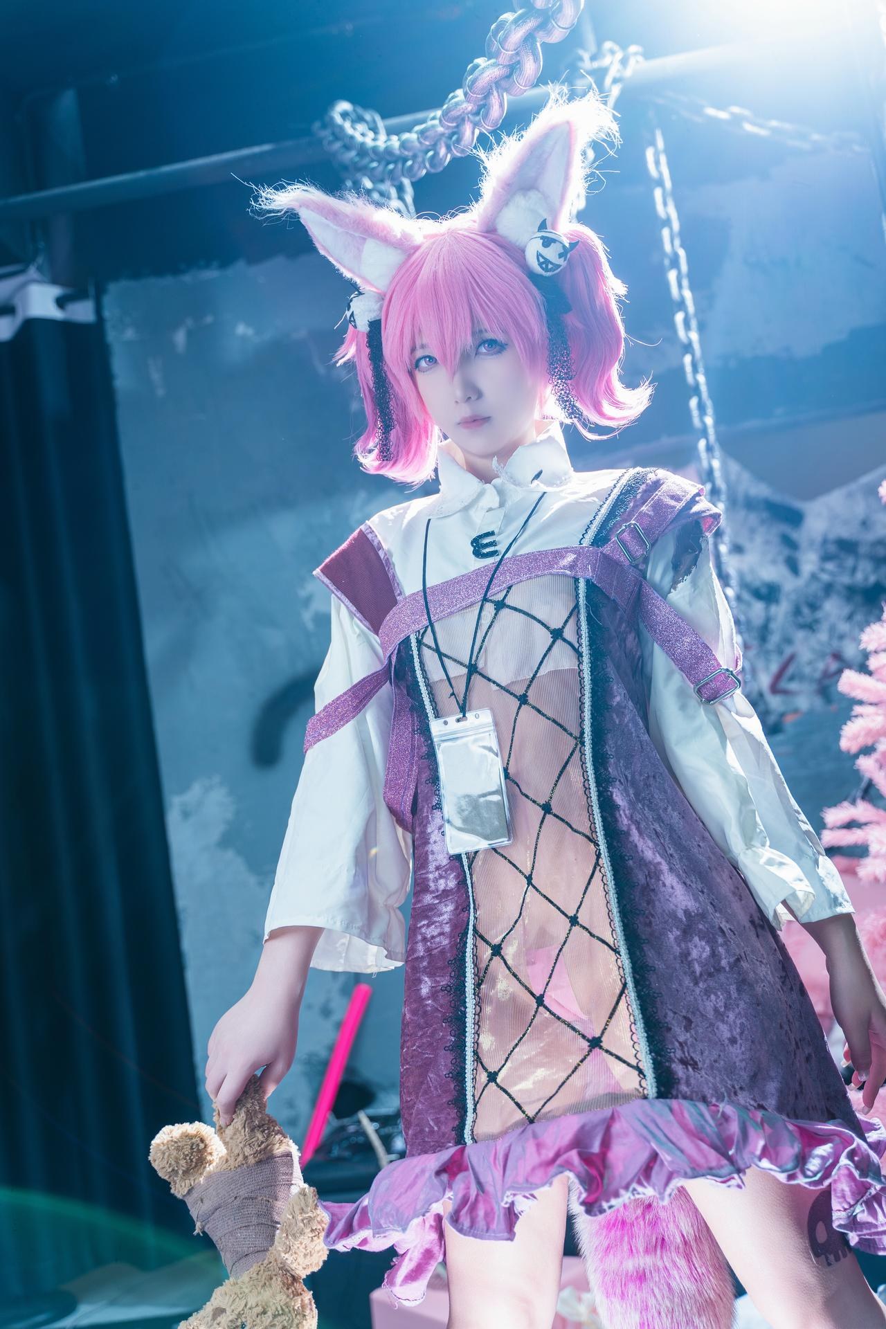 [cosplay] 小和甜酒 - Arknights Wǔ Liàn: phục trang nhân vật đen trắng tái hiện phòng riêng 44P1V