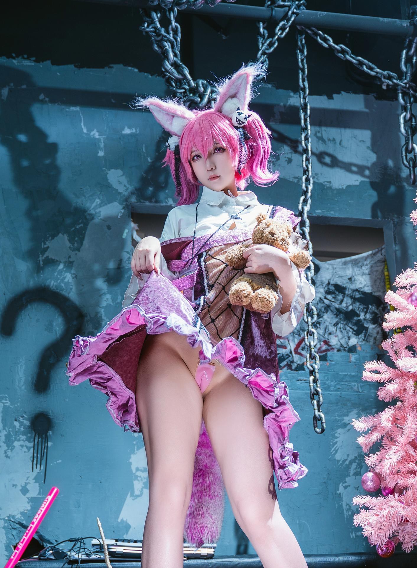 [cosplay] 小和甜酒 - Arknights Wǔ Liàn: phục trang nhân vật đen trắng tái hiện phòng riêng 44P1V