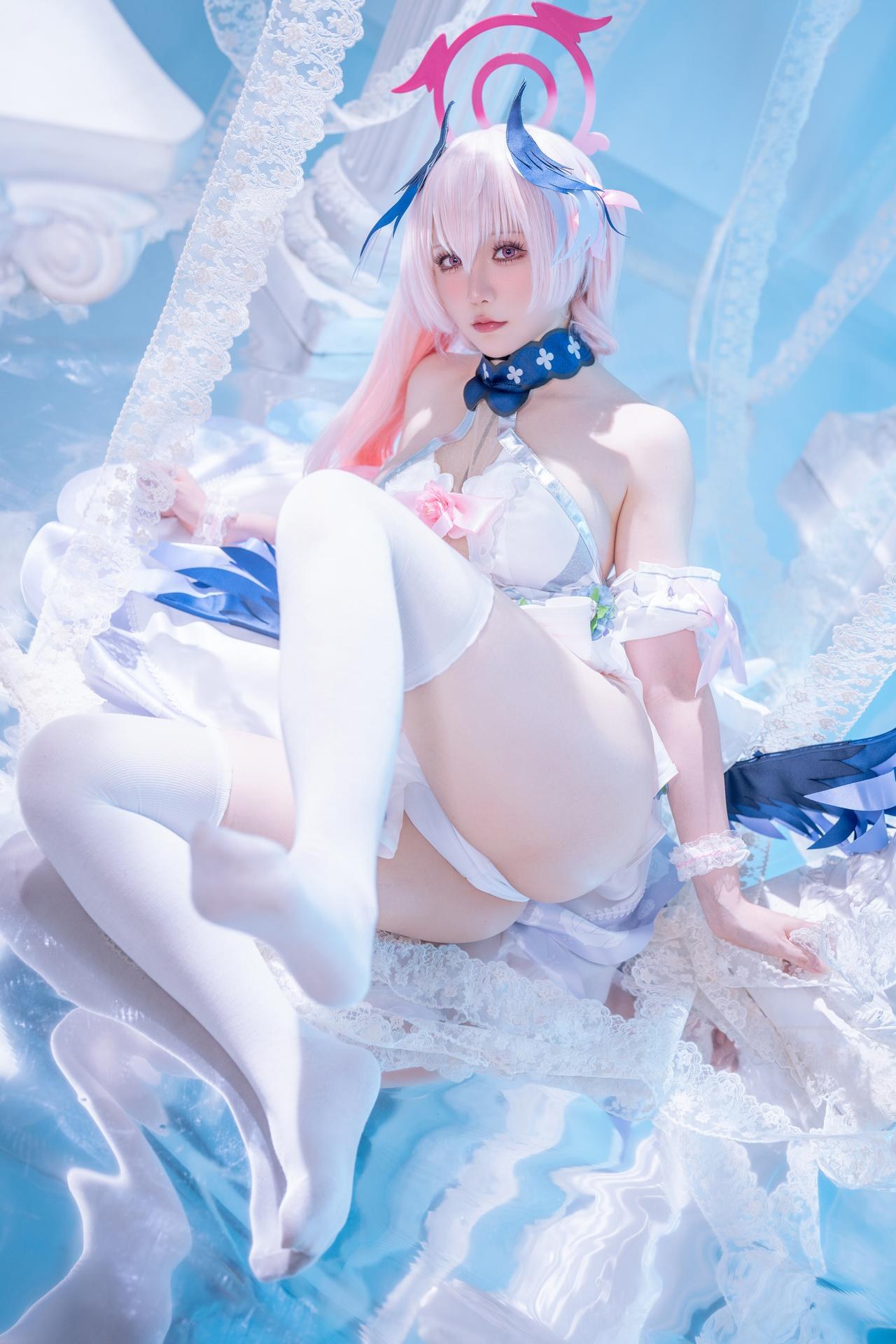 [cosplay] 星之迟迟Hoshilily - Blue Archive นาเอะเอะ โคฮารุ: ชุดแม่ชี ถุงน่องสีขาว 47P