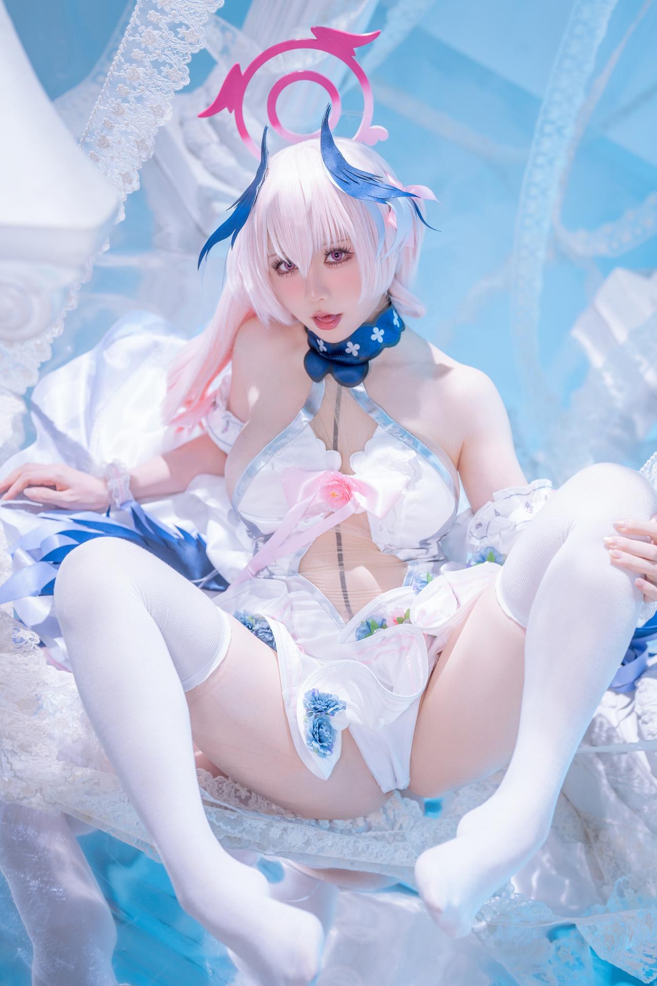 [cosplay] 星之迟迟Hoshilily - Blue Archive นาเอะเอะ โคฮารุ: ชุดแม่ชี ถุงน่องสีขาว 47P