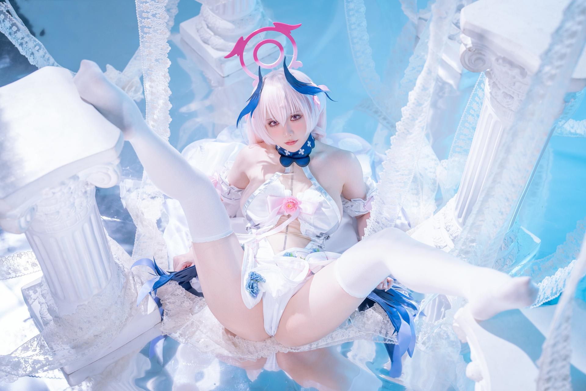 [cosplay] 星之迟迟Hoshilily - Blue Archive นาเอะเอะ โคฮารุ: ชุดแม่ชี ถุงน่องสีขาว 47P