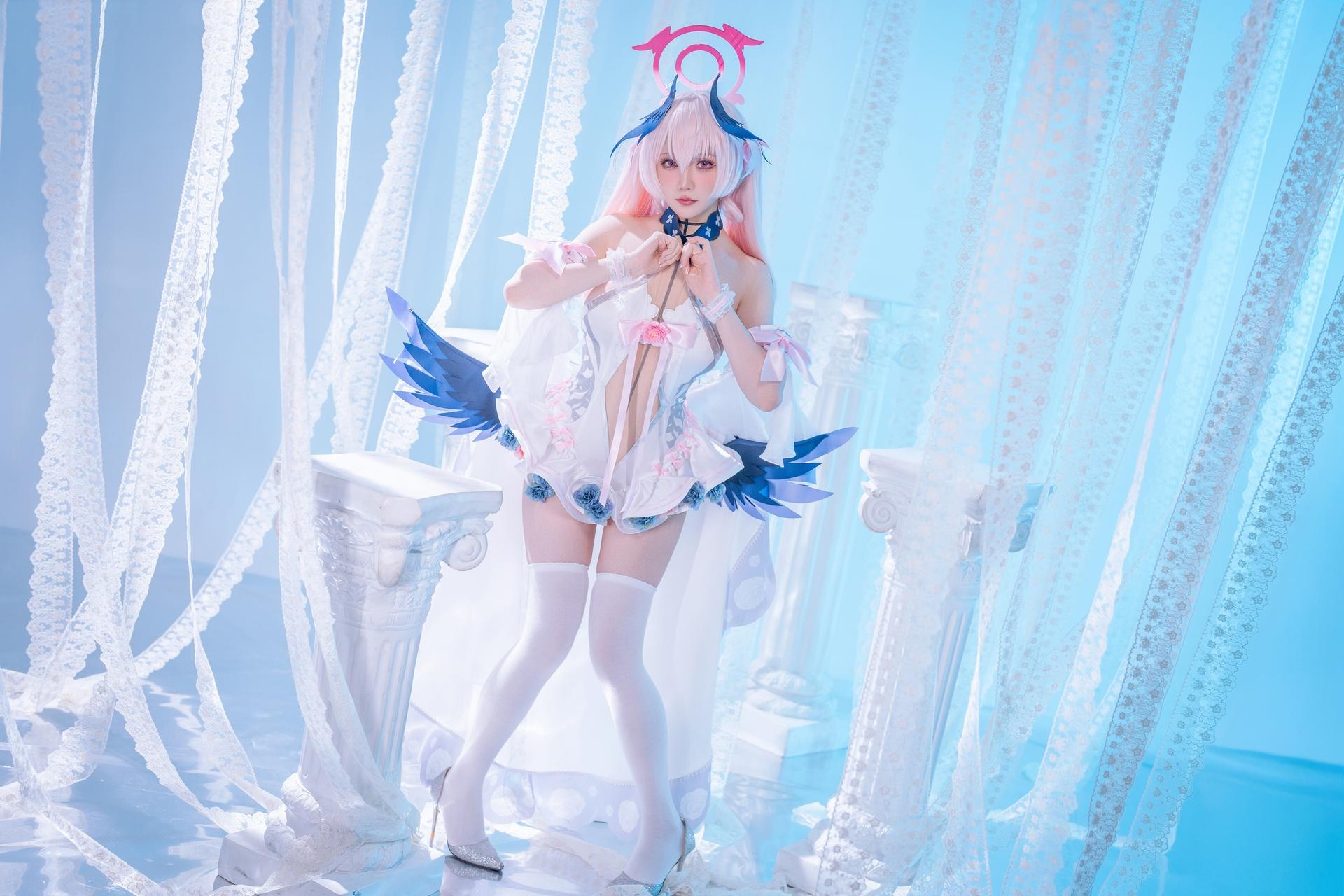 [cosplay] 星之迟迟Hoshilily - Blue Archive นาเอะเอะ โคฮารุ: ชุดแม่ชี ถุงน่องสีขาว 47P