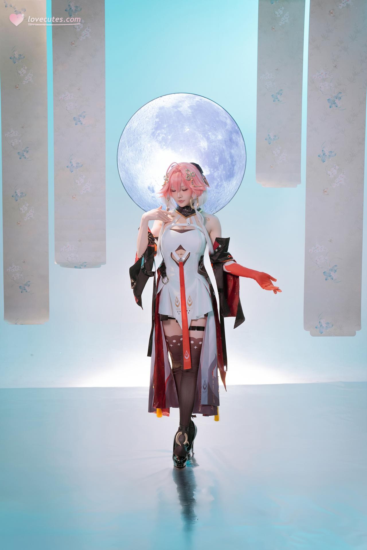 [cosplay] 星之迟迟Hoshilily - Wuthering Waves Changli: ชุดดำทองและเรียวขาที่ถ่ายทอดได้สมจริง 24P
