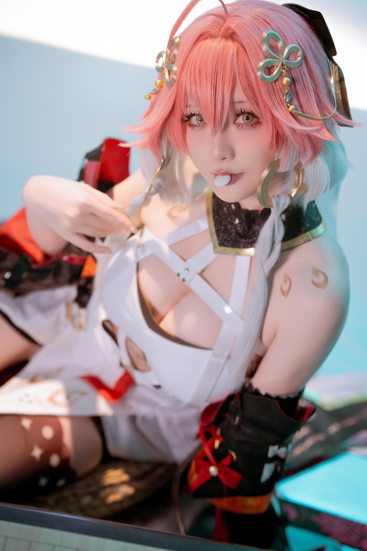 [cosplay] 星之迟迟Hoshilily - Wuthering Waves Changli: ชุดดำทองและเรียวขาที่ถ่ายทอดได้สมจริง 24P