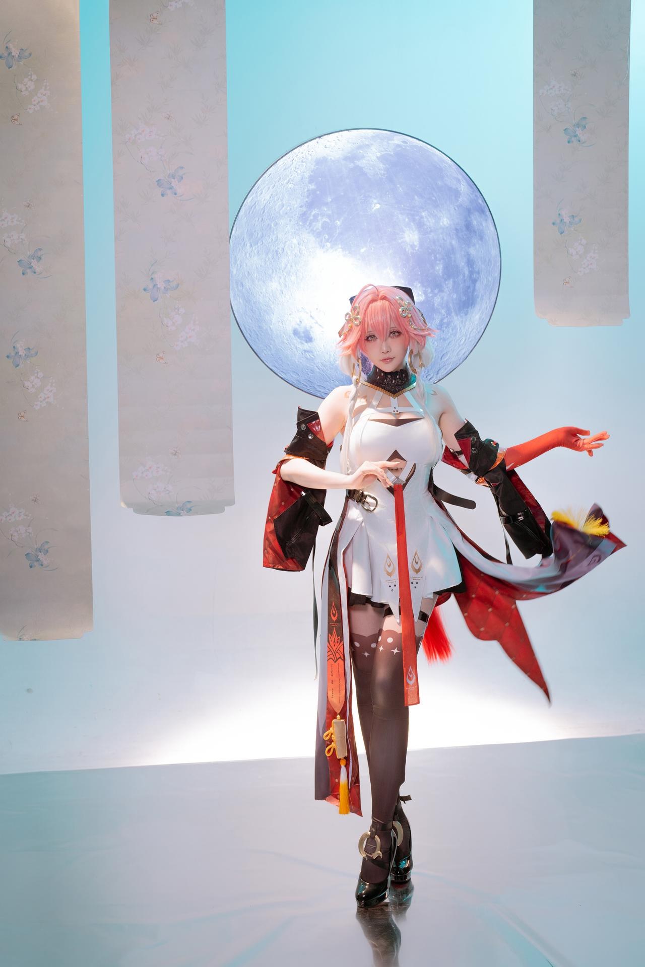 [cosplay] 星之迟迟Hoshilily - 鳴潮 長離：黒金礼装美脚再現 24P