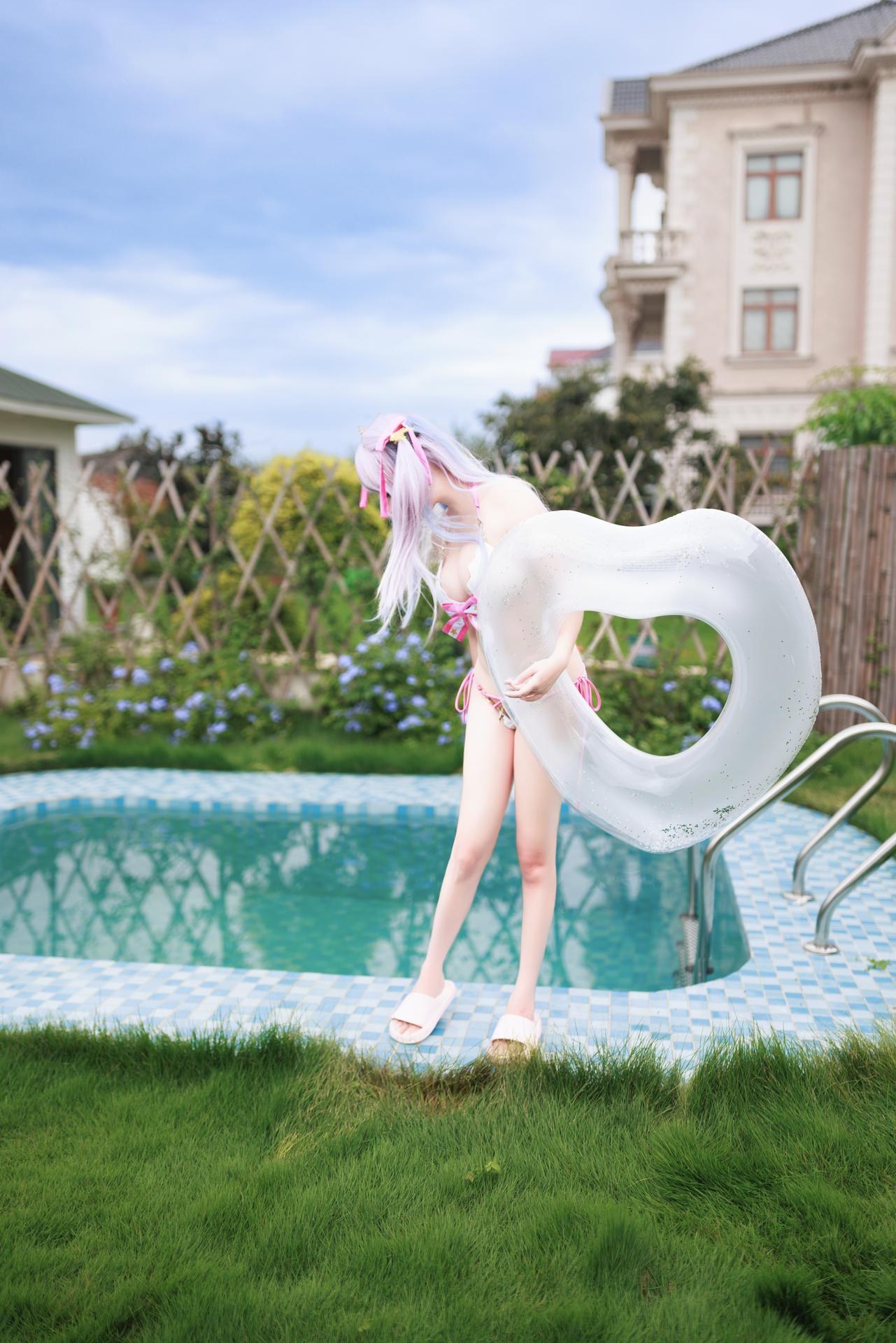 [cosplay] 阿雪雪 - 碧藍航線 普利茅斯：泳裝白絲美腿 99P2V