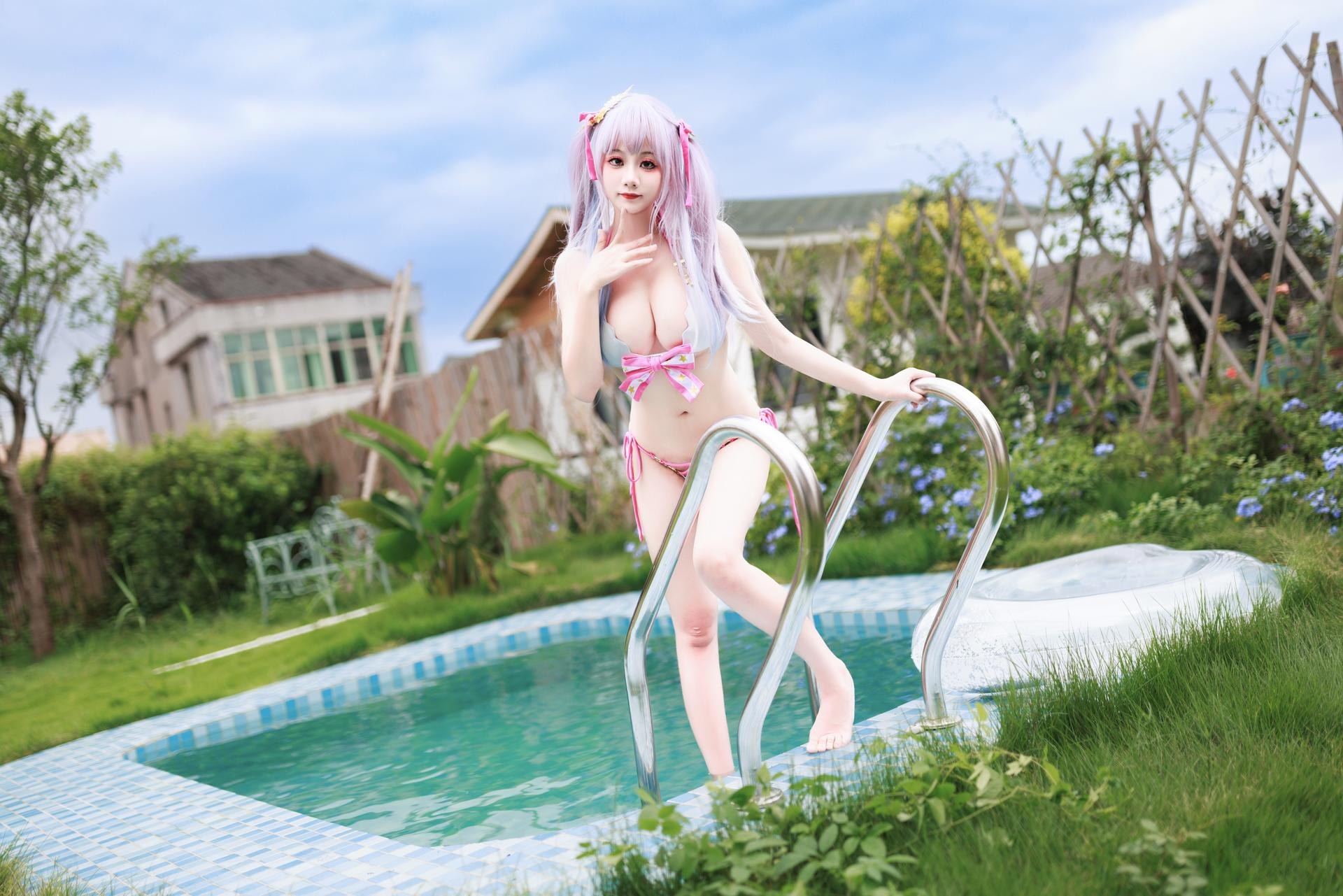 [cosplay] 阿雪雪 - 碧蓝航线 普利茅斯：泳装白丝美腿 99P2V