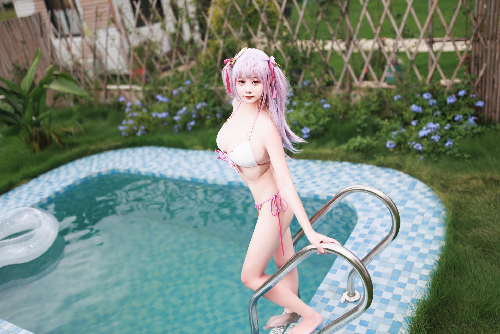 [cosplay] A Xuexue - Azur Lane Plymouth: Swimsuit White-Stocking Legs 99P2V