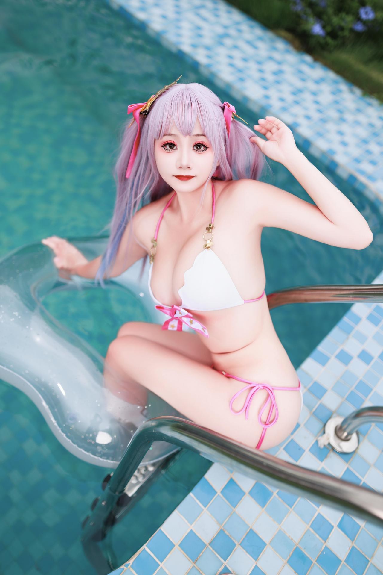[cosplay] 阿雪雪 - 碧蓝航线 普利茅斯：泳装白丝美腿 99P2V